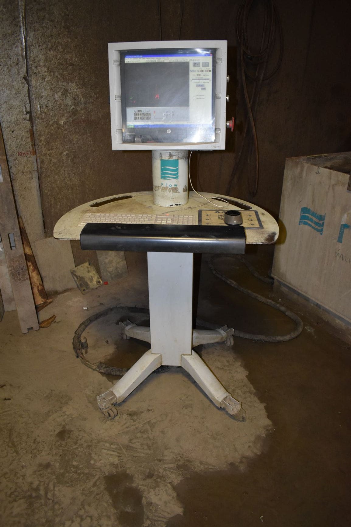 6' x 12' Flow IFB 6x12 5-Axis Waterjet, 2008 - 90,000 PSI, Dynamic Cutting Head - Image 3