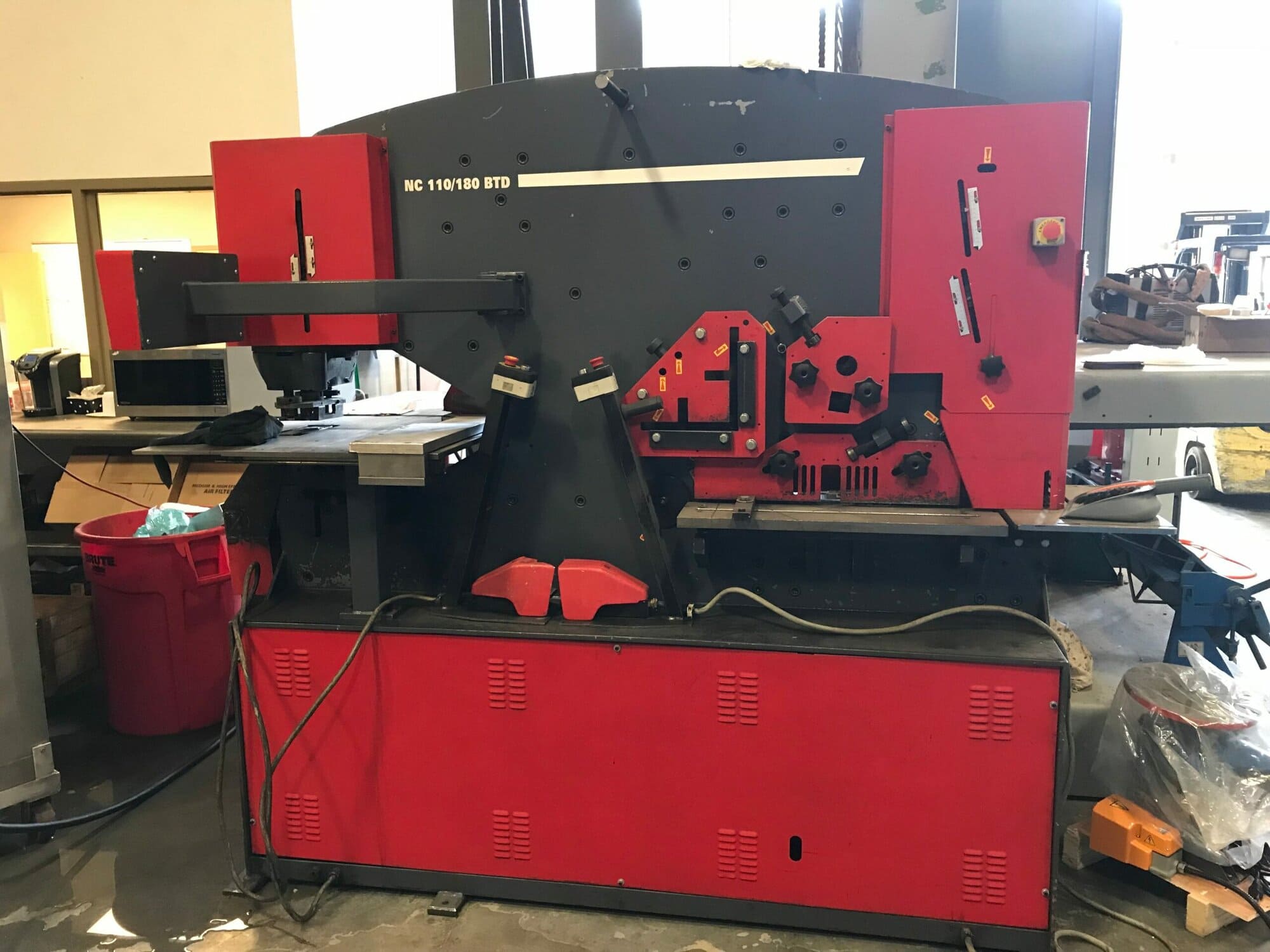 121 Ton JMT/Durma IW 110/180 BTD Ironworker, 2012 - NC Punch Table - Image 2