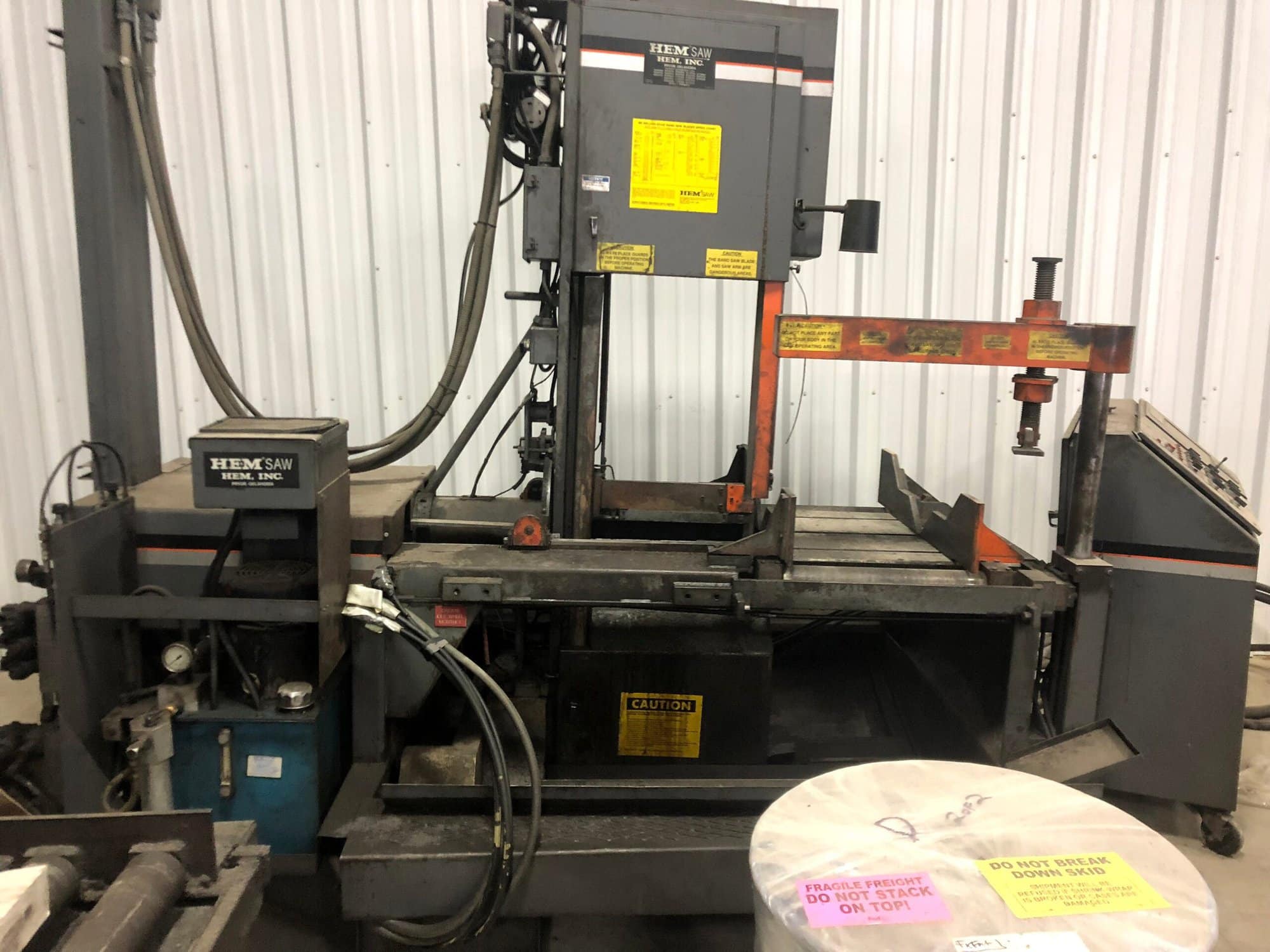 2000 HEM V125HA-1-SS Vertical Band Saw - 18” H X 24” V @ 90°