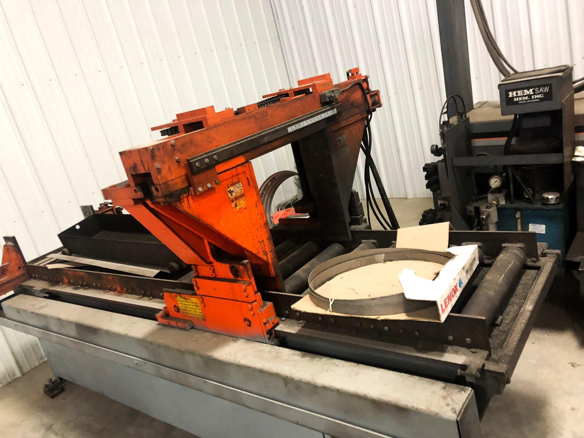 2000 HEM V125HA-1-SS Vertical Band Saw - 18” H X 24” V @ 90° - Image 3