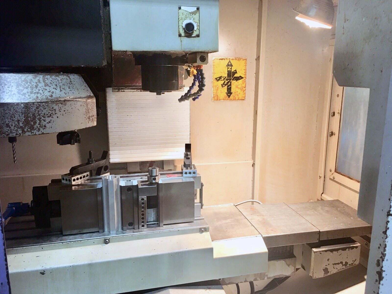 Sharp SV-2412 VMC, 2003 - USB, 16 ATC, Fanuc - Image 4