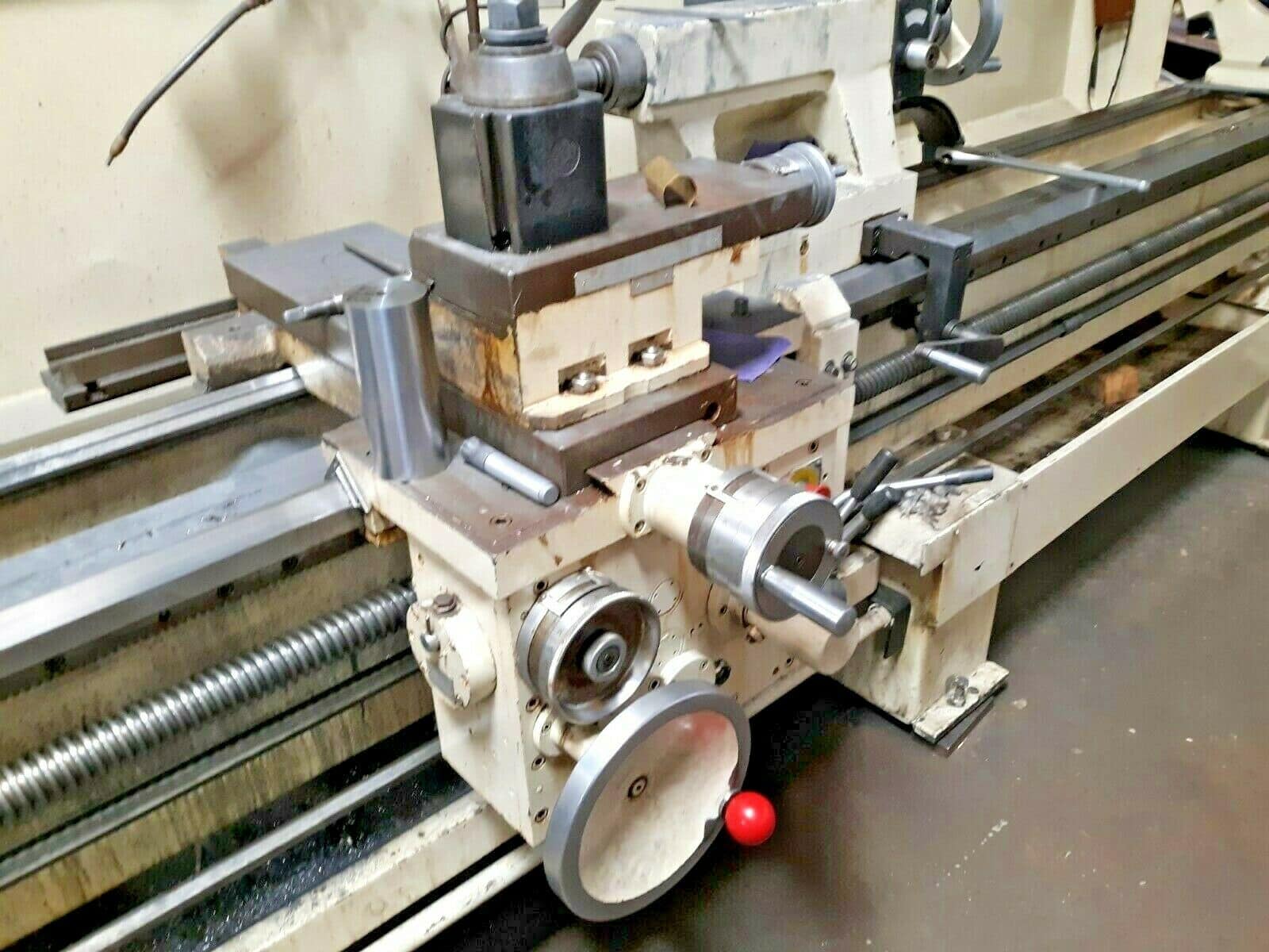 33" x 138" Lion C10T Manual Engine Lathe - Image 3