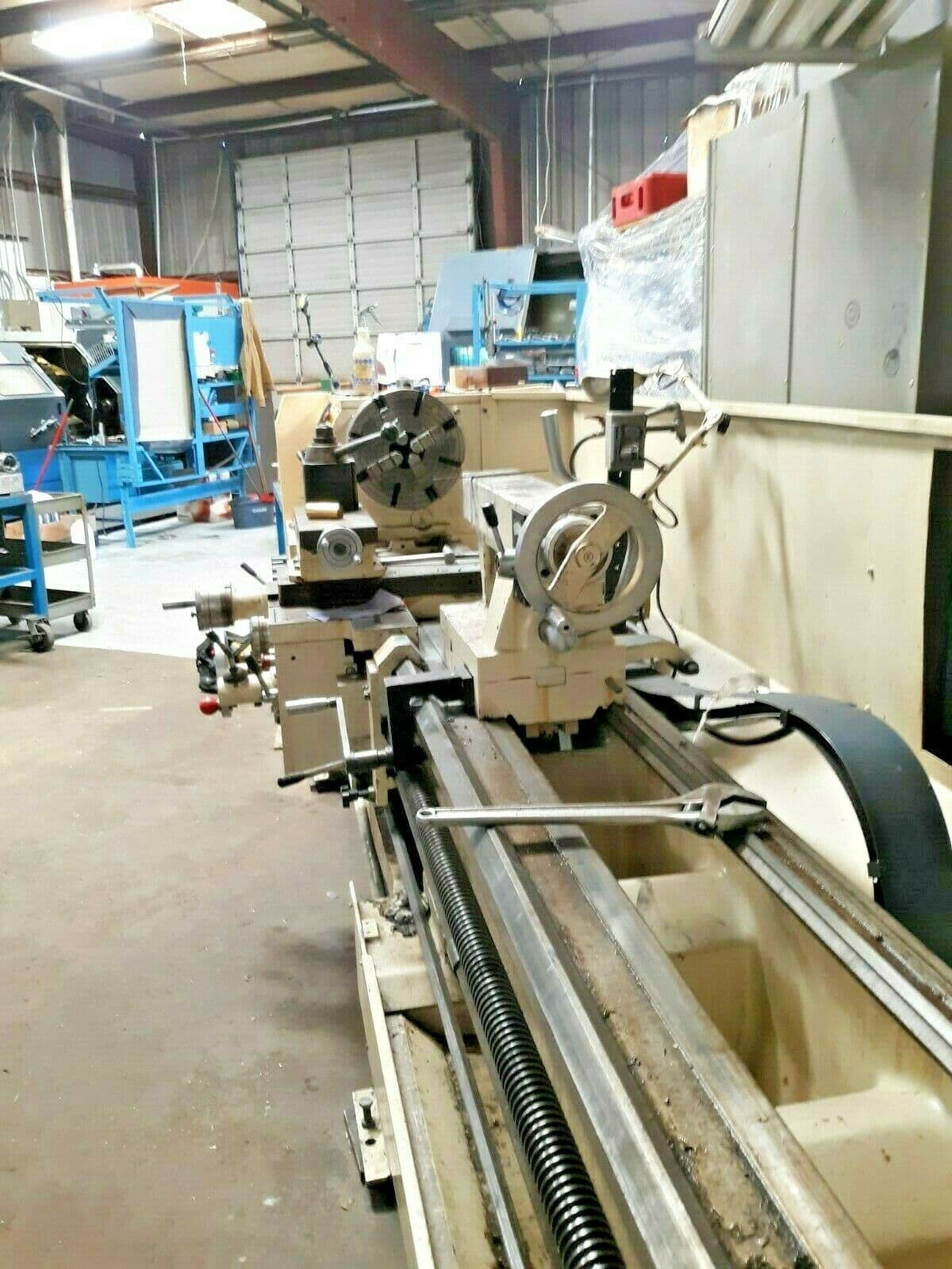 33" x 138" Lion C10T Manual Engine Lathe - Image 5