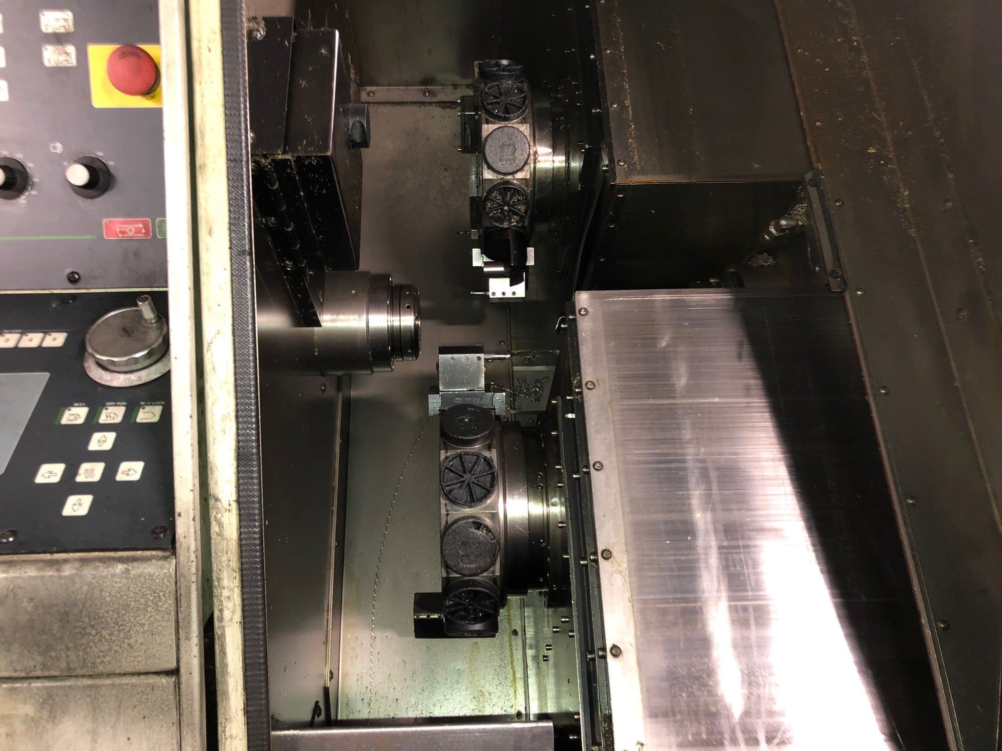 Traub TNC30 DGY CNC Lathe, 1998 - Bar Feeder, Chip Conveyor - Image 5