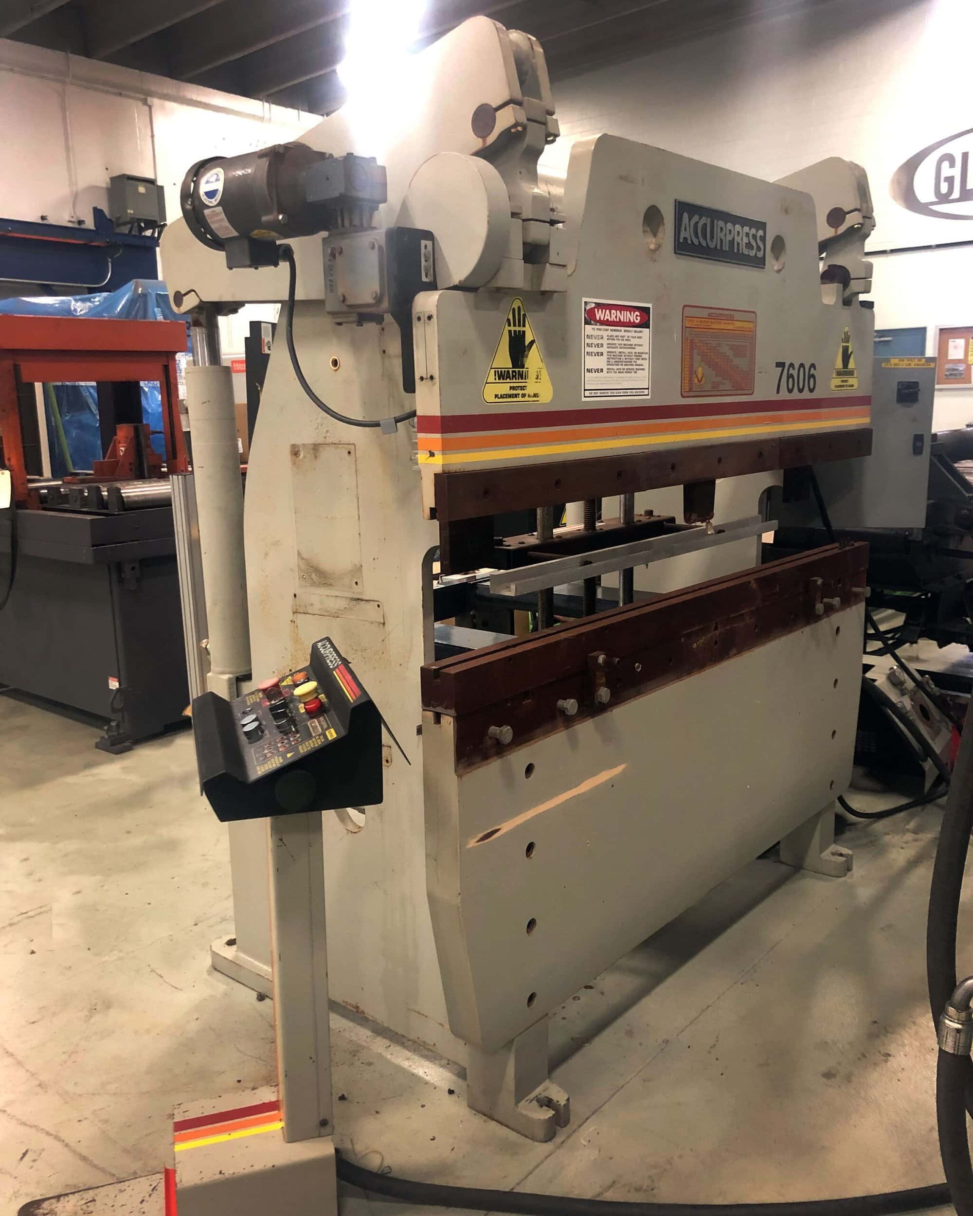 60 Ton x 6' Accurpress Press Brake, 1995 - Operates as RAM Only - Image 2