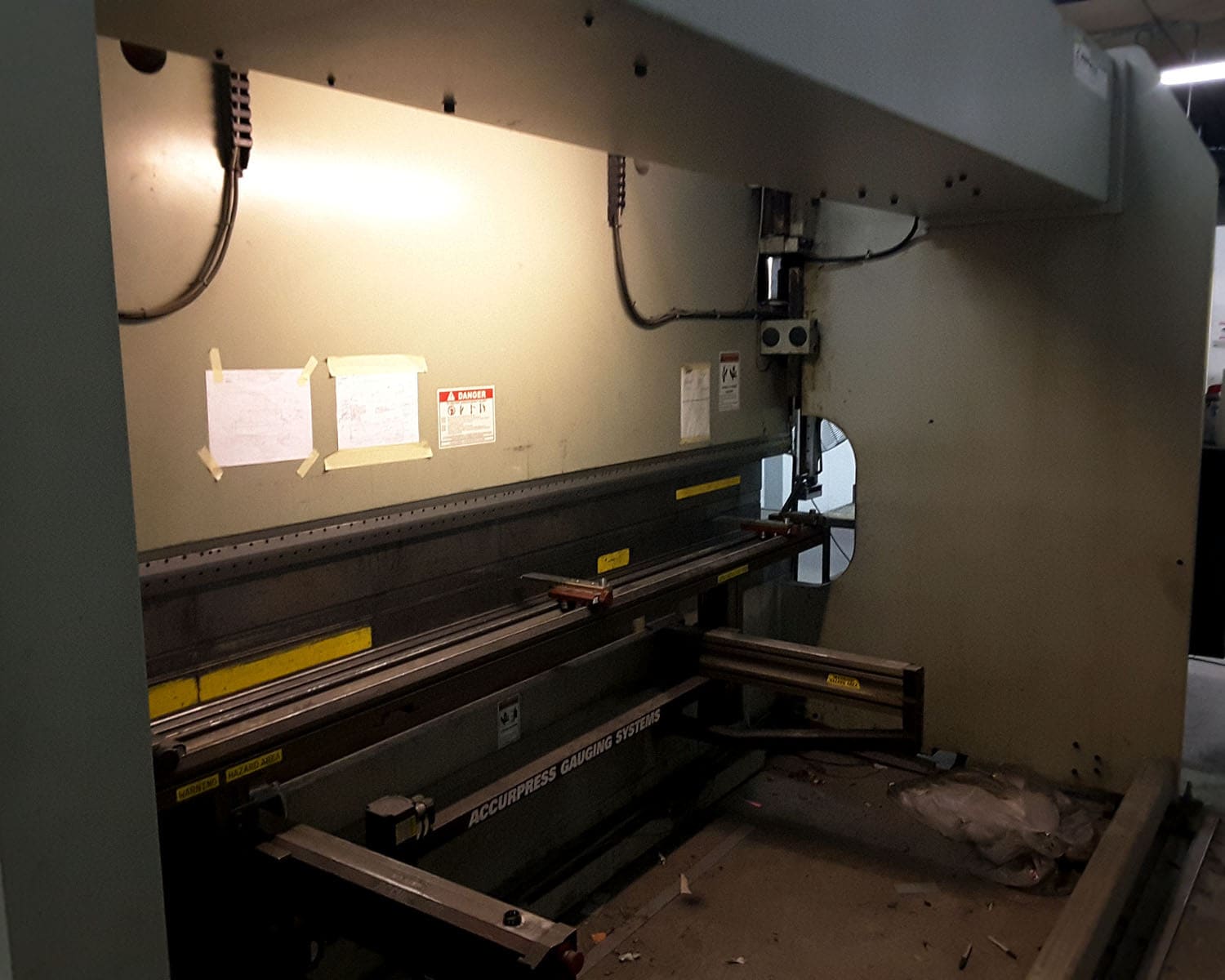150 Ton X 14' Accurpress Accell 515014 CNC Press Brake, 2007 - Crowning - Image 2