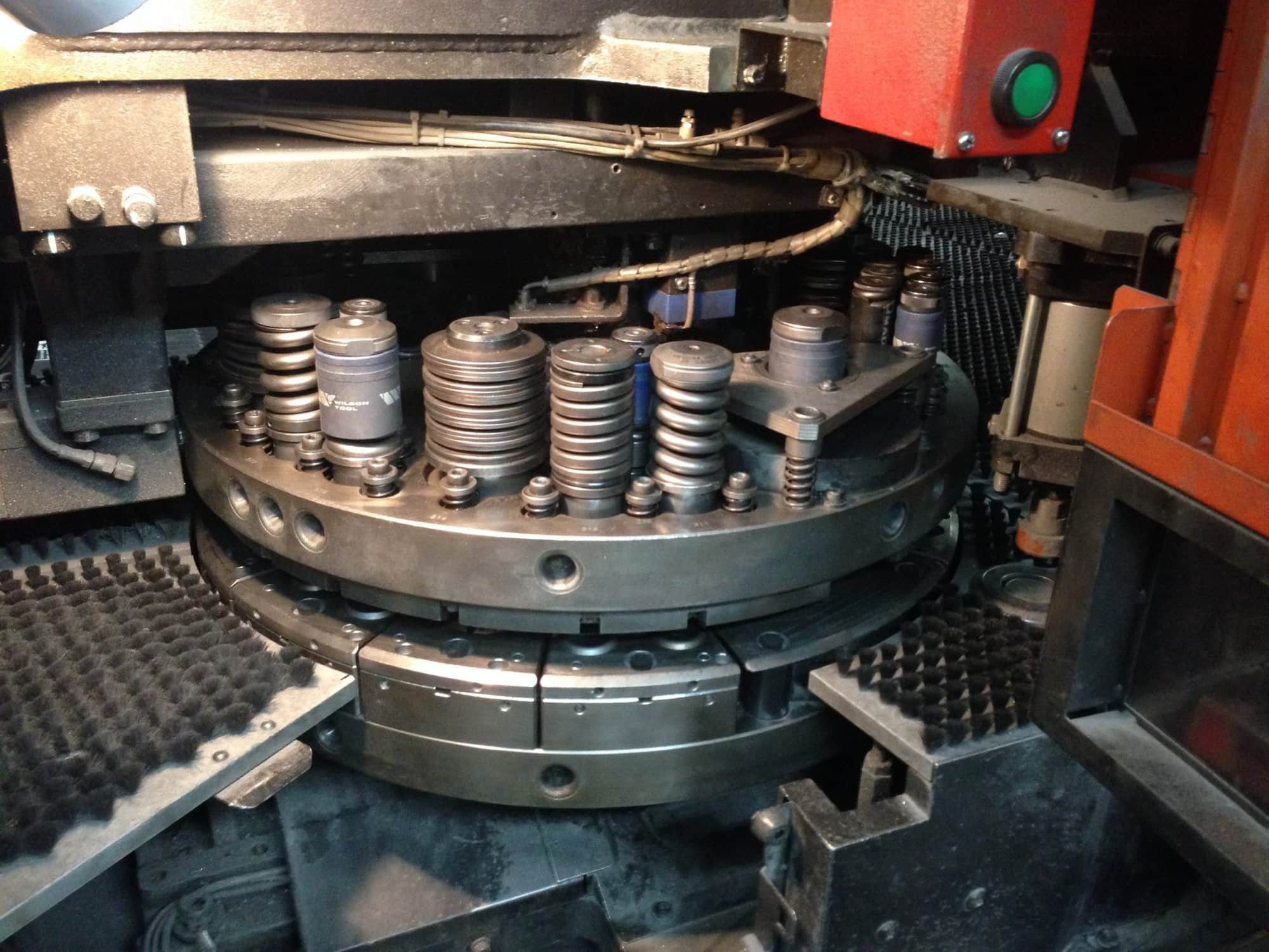 22 Ton Amada Vipros 255 CNC Turret Punch, 1998 - Fanuc 18P CNC Control, 31 Stations - Image 8