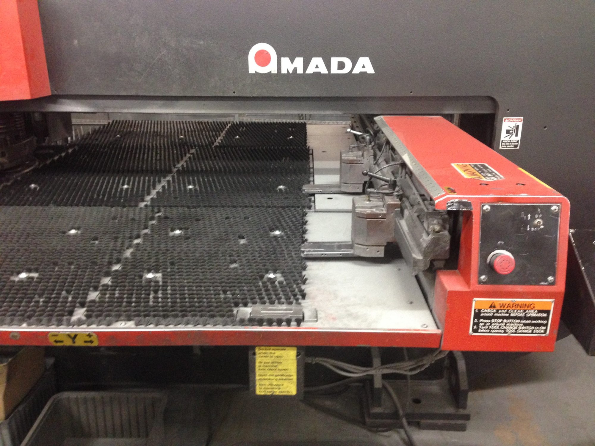 22 Ton Amada Vipros 255 CNC Turret Punch, 1998 - Fanuc 18P CNC Control, 31 Stations - Image 4