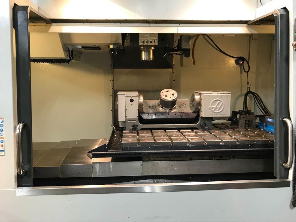 Haas VM-6 VMC, 2010 - TR-160 5 Axis Trunnion, Probe, Programmable Coolant - Image 4