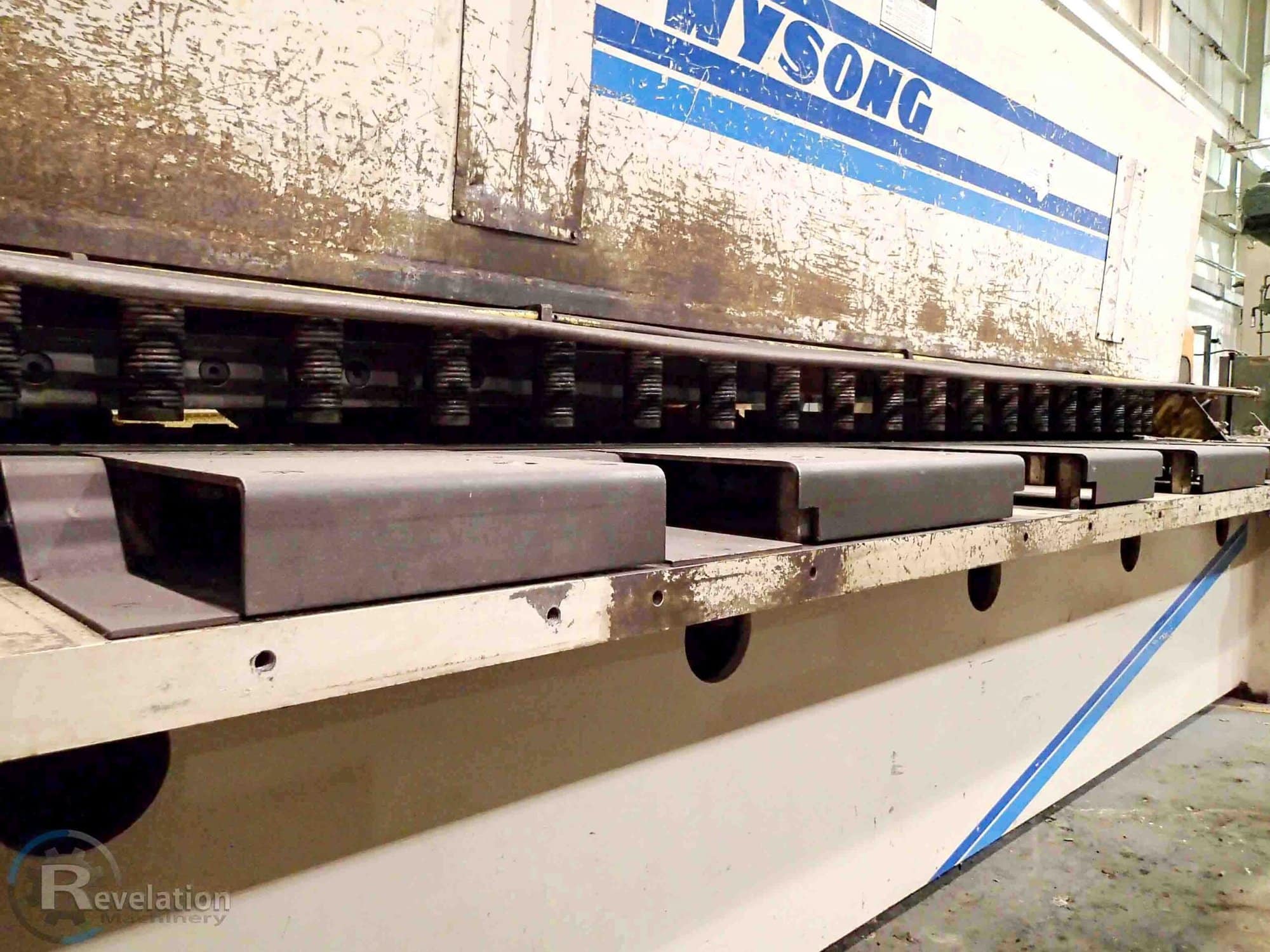 1/2" x 12' Wysong H-5012 Shear, 1995 - 3 Axis Backgauge, Power Table, Auto Conveyor Stack - Image 3