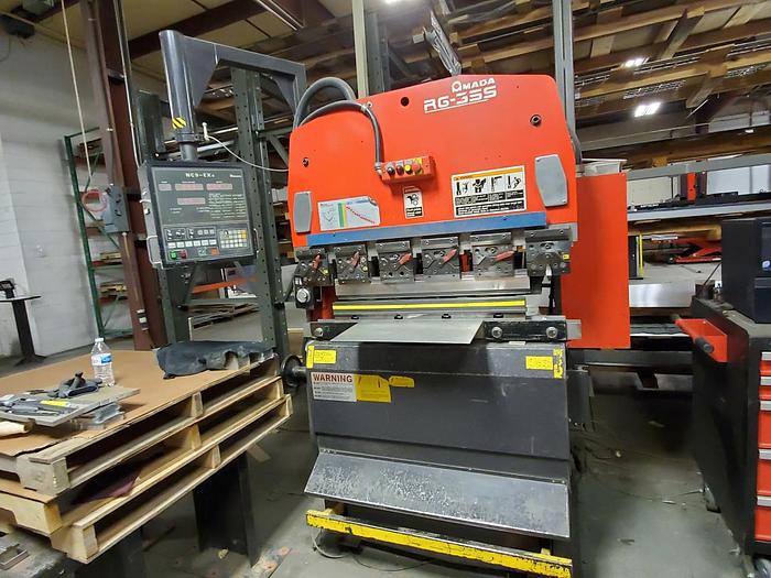 35 Ton X 4' Amada RG-35S CNC Press Brake, 1998 - NC9EX-II Control, (2) Finger Assemblies, Full Set of Punch Holders