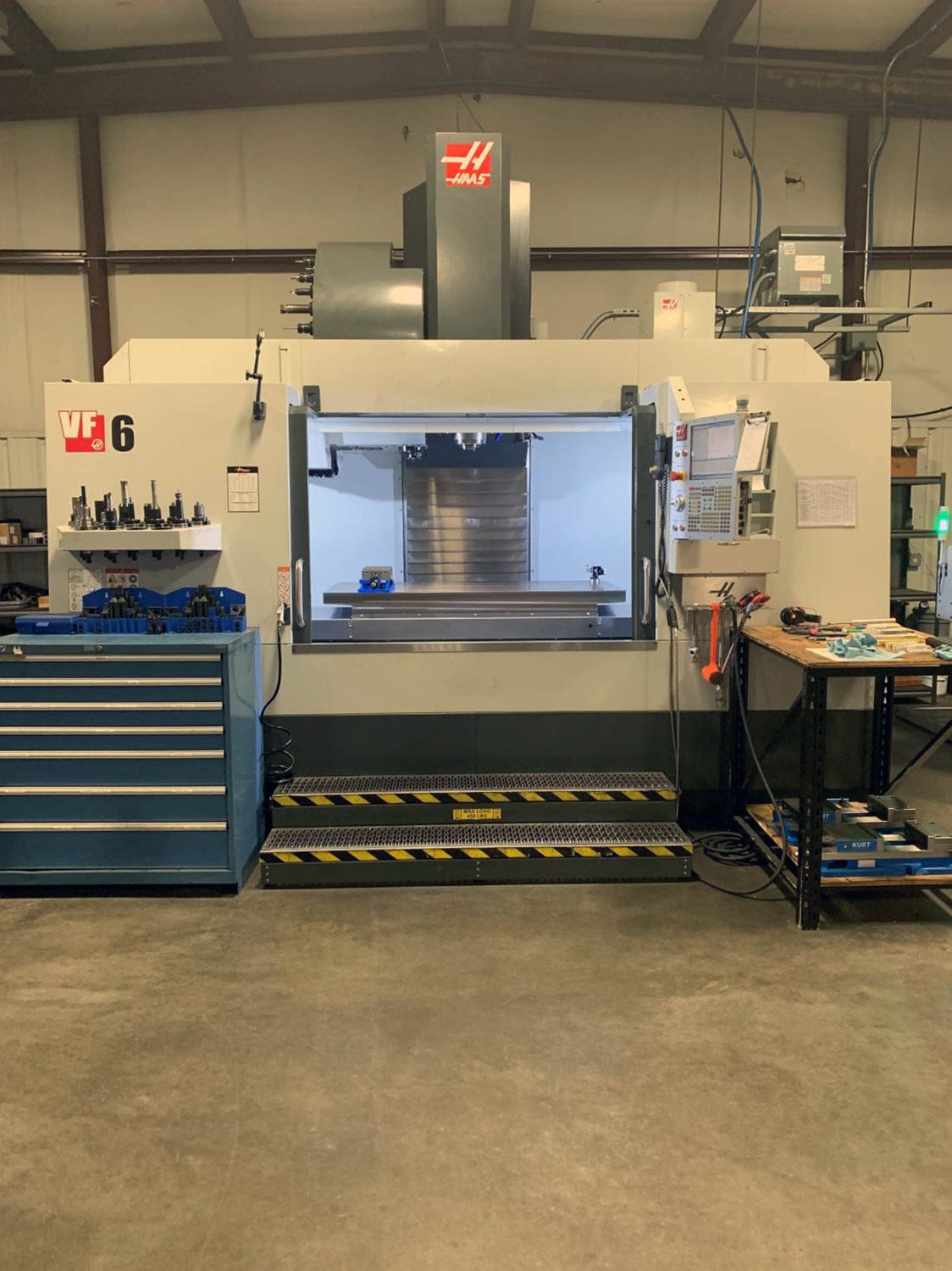 Haas VF-6/50 VMC, 2019- Clean, Low Hours, 50 Taper, HRT-310,WIPS,Chip Auger, 1,000PSI TSC, 4th Axis Ready, High Speed Machining, Stallion Trunnion, Available Tooling