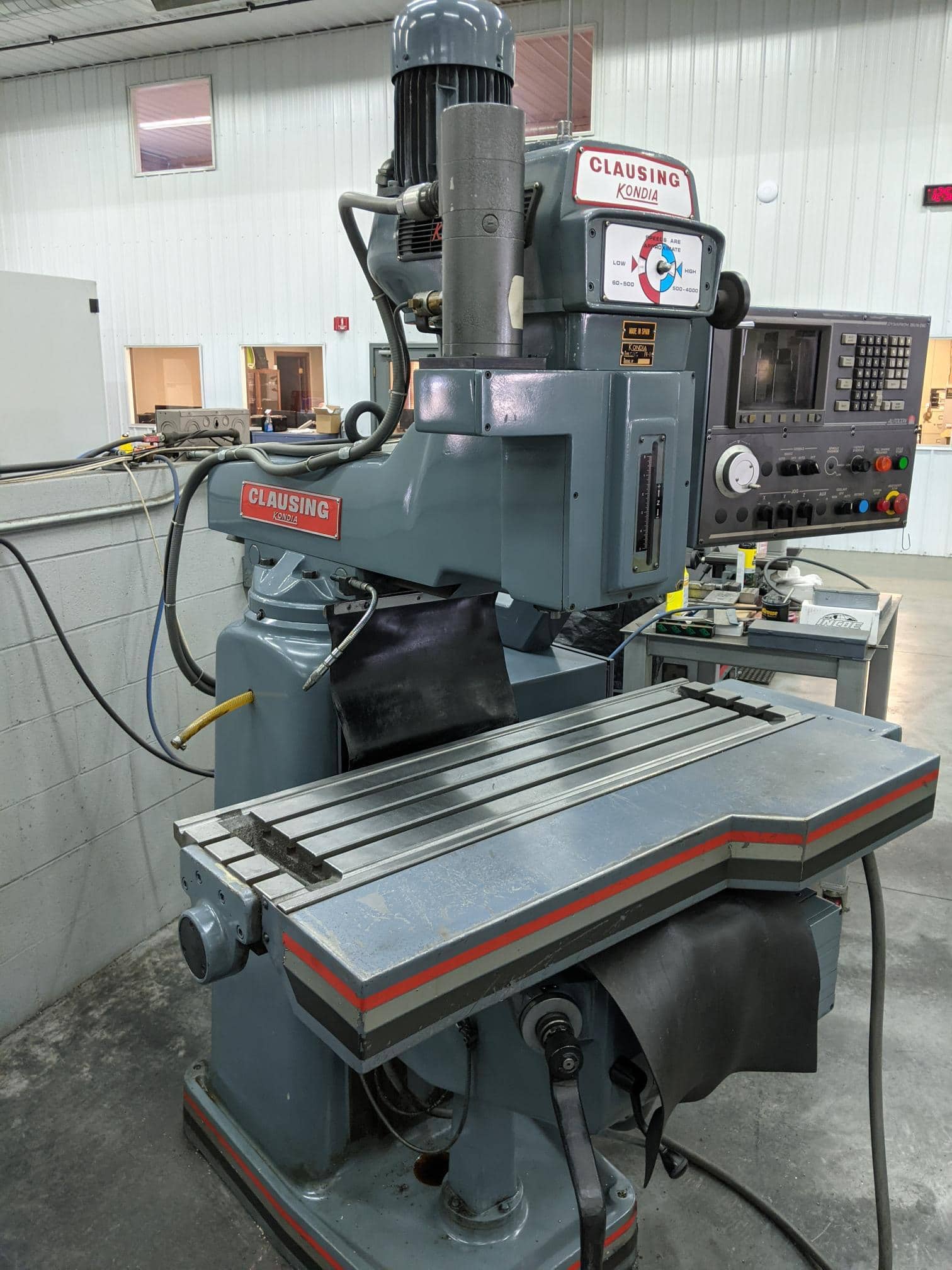 Clausing Kondia FV-1 Vertical Knee Mill, 1994