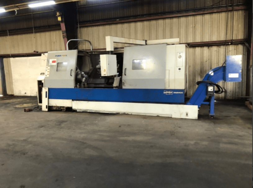 Doosan Puma 400L CNC Lathe, 2005 - Tool Presetter, Steady, Programmable Tailstock, Tooling