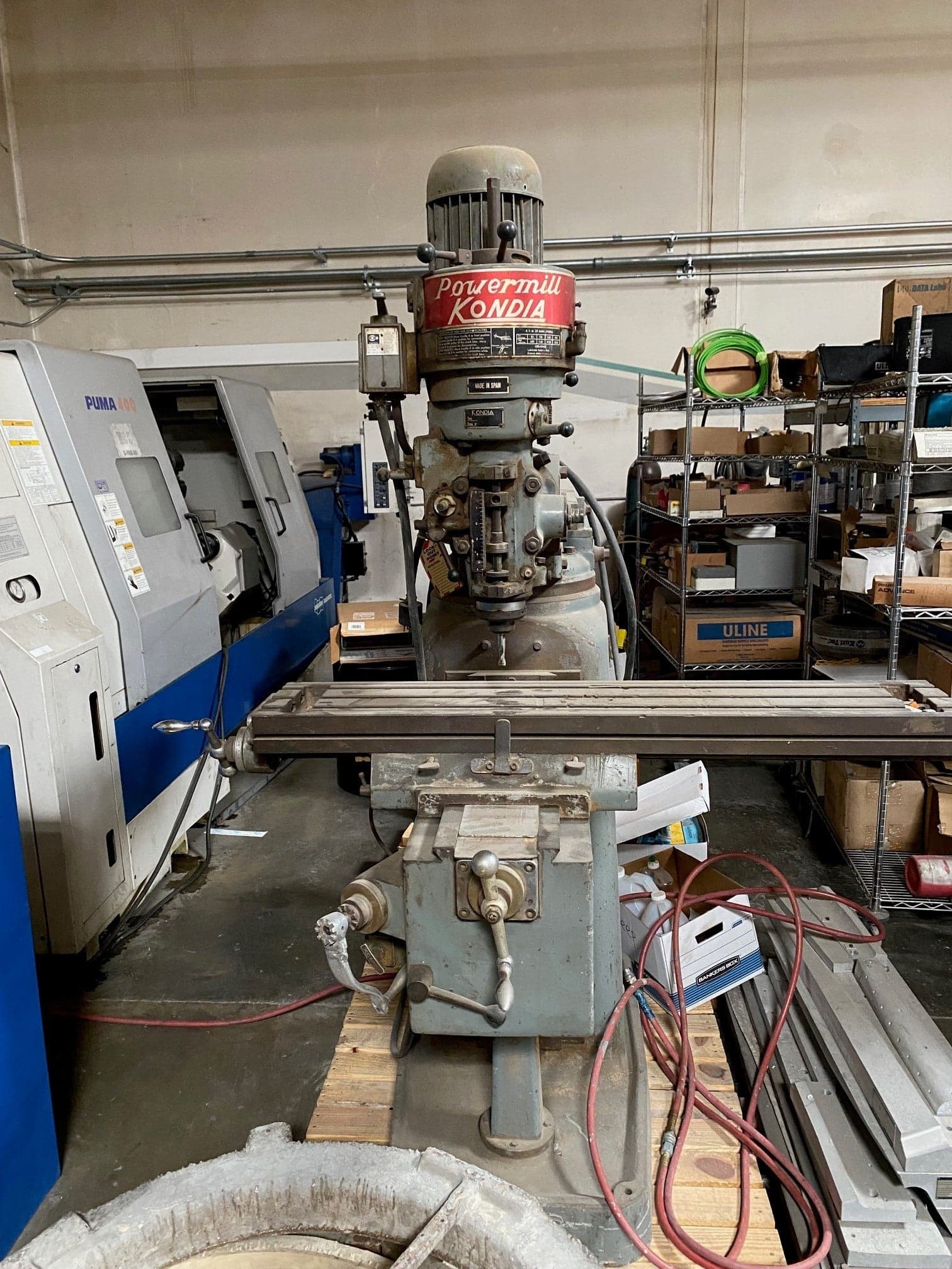 9" x 42" Kondia Powermill Vertical Knee Mill