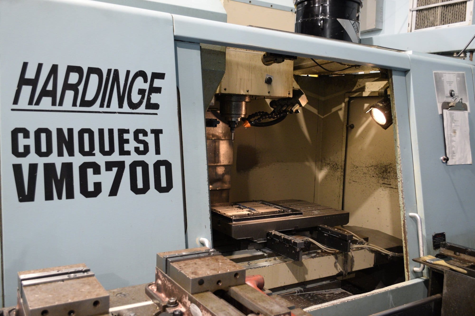 Hardinge Conquest VMC-700 VMC, 1995-Pallet System,Chip Conveyor, 4th Axis Wired - Image 5