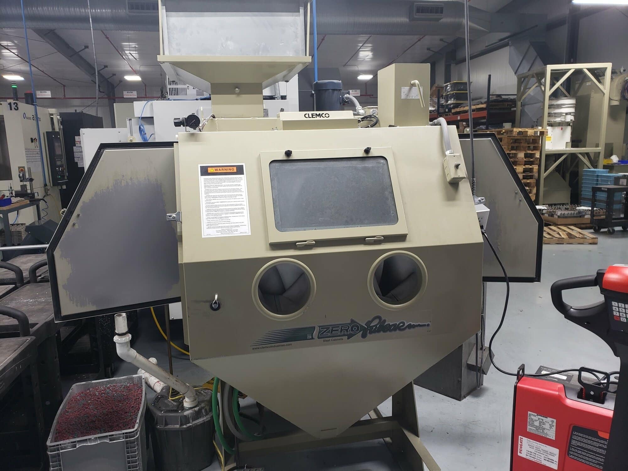 Clemco Pulsar 55-SE Manual Blast Cabinet, 2020