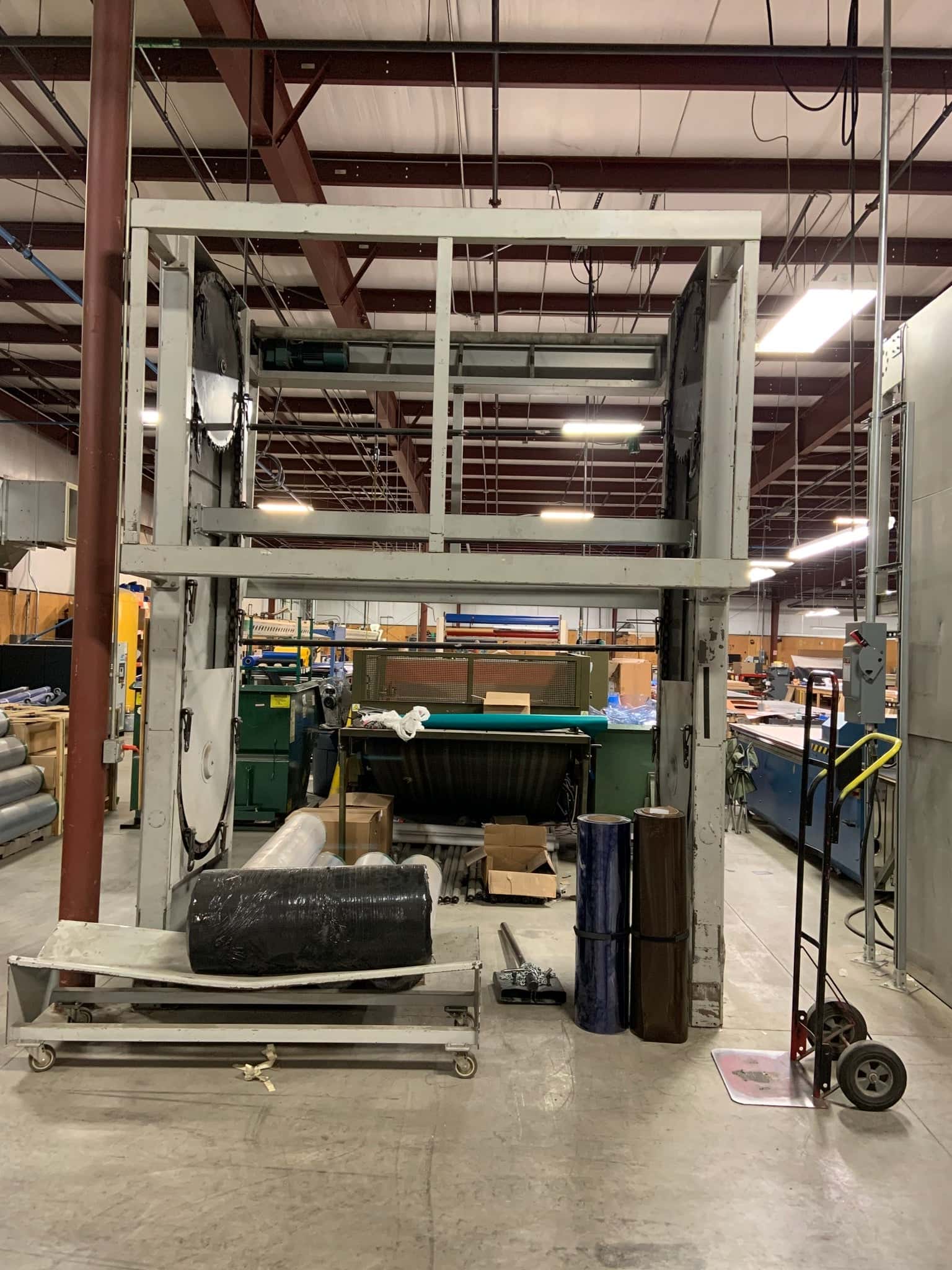 J&D Associates,1-07-090 Roll Carousel, 2005 - 10 Adjustable Hanger Bars - Image 2