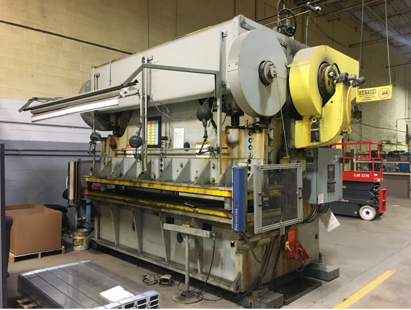 175 Ton Verson TA-910 Press - Tooling Included