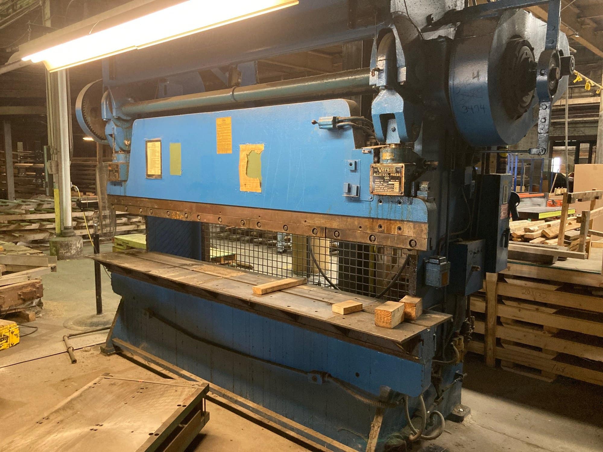 60 Ton x 10' Verson Press Brake, 1959 - Light Curtains Included