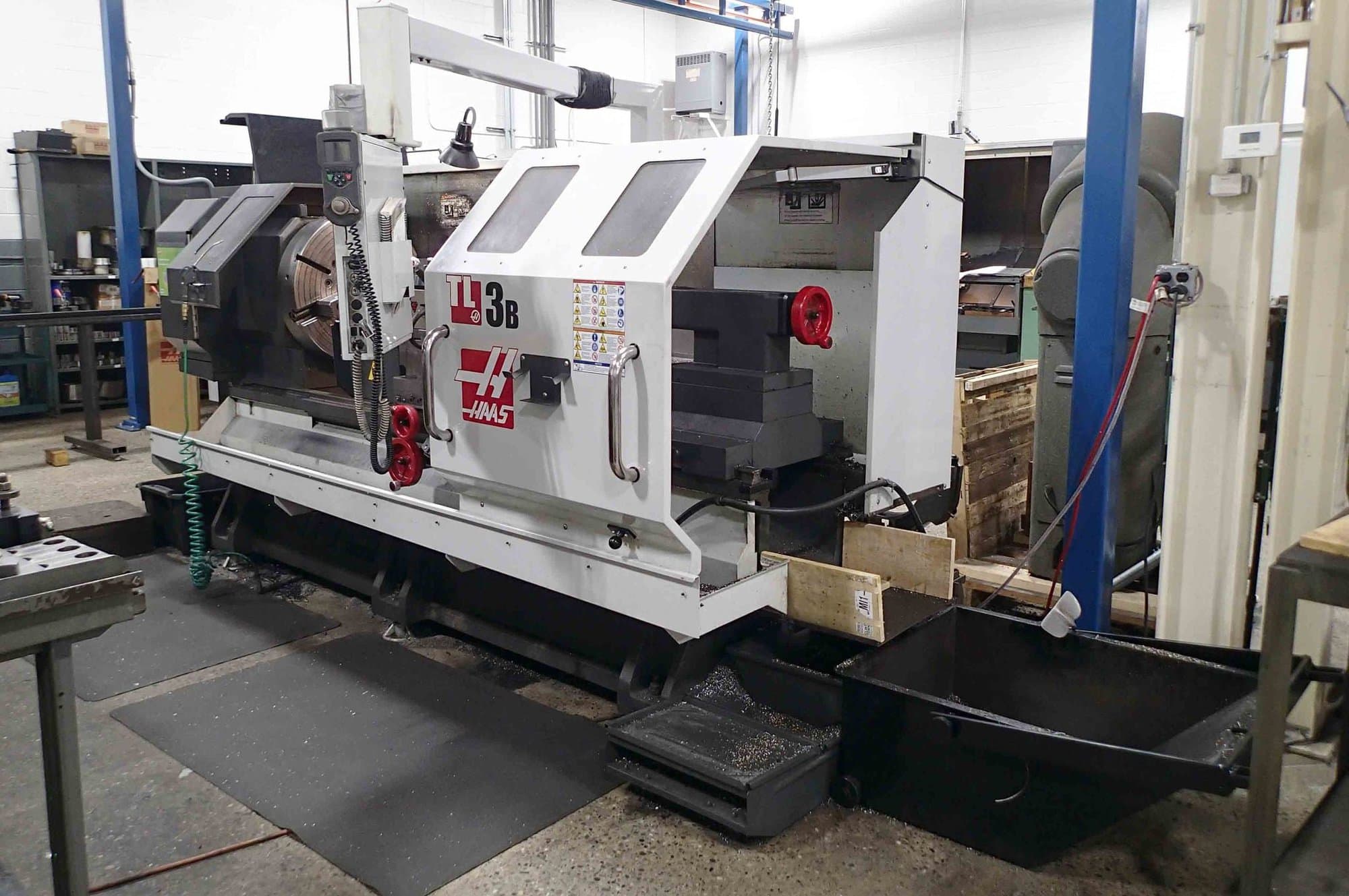 Haas TL-3B CNC Lathe, 2014 - (2) 25" Chucks, Rear Chuck, Coolant Thru Tool Post, Tailstock, Steady Rest - Image 8