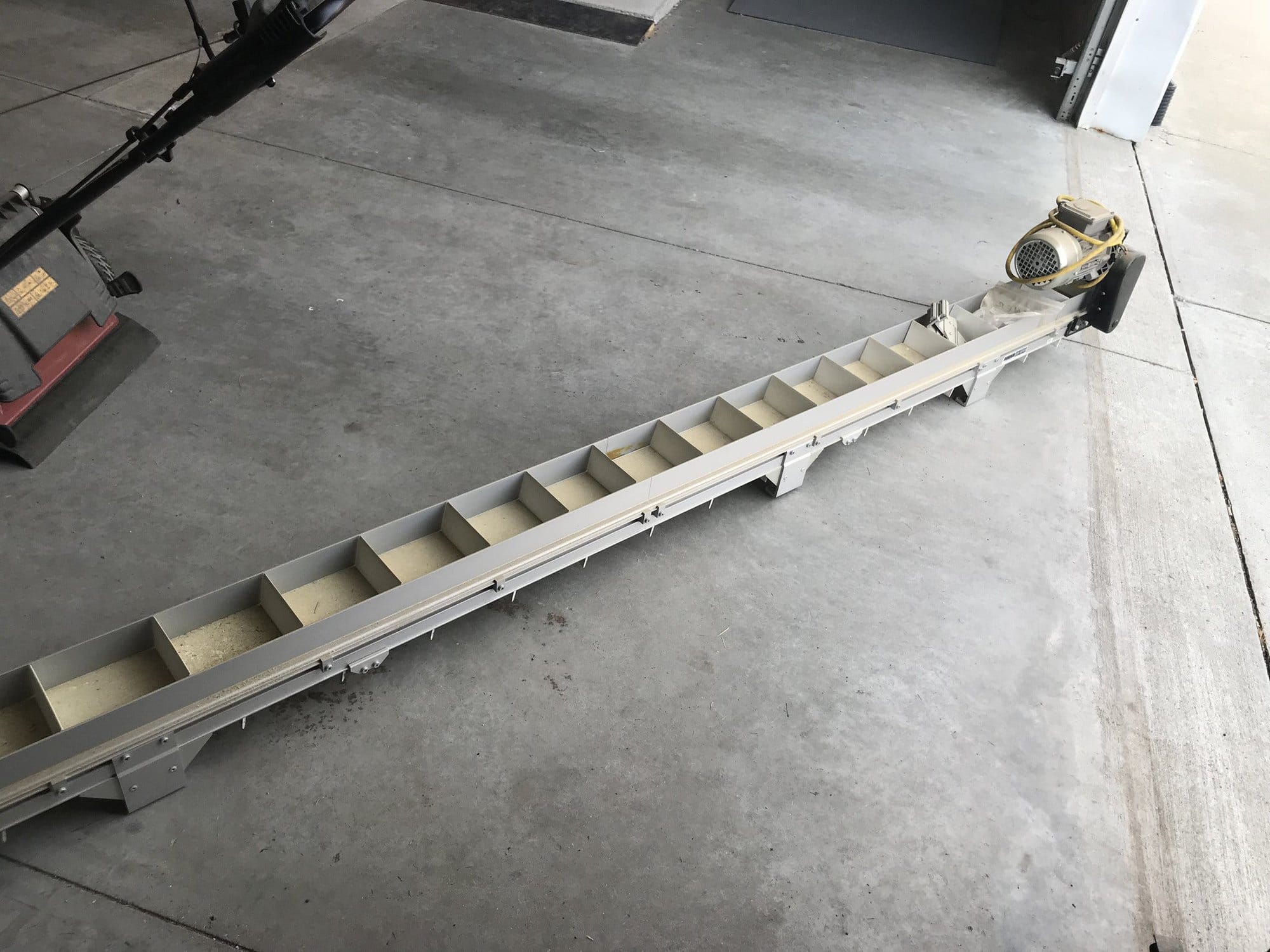 10'L x 6"W Dorner 2200 Series End Drive Cleated Conveyor