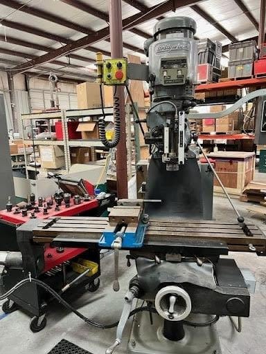 Bridgeport EZ TRAK DX Vertical Milling Machine, 1995 - w/2 Axis EZTRAK CNC Control