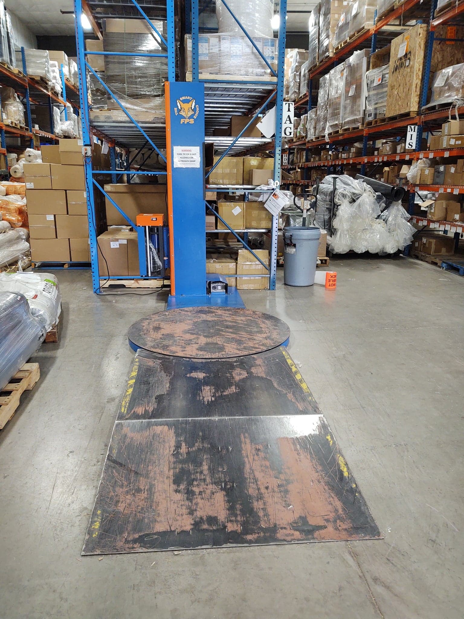 Fox Packaging FPS 300 Pallet Wrapper- With Extended Ramp