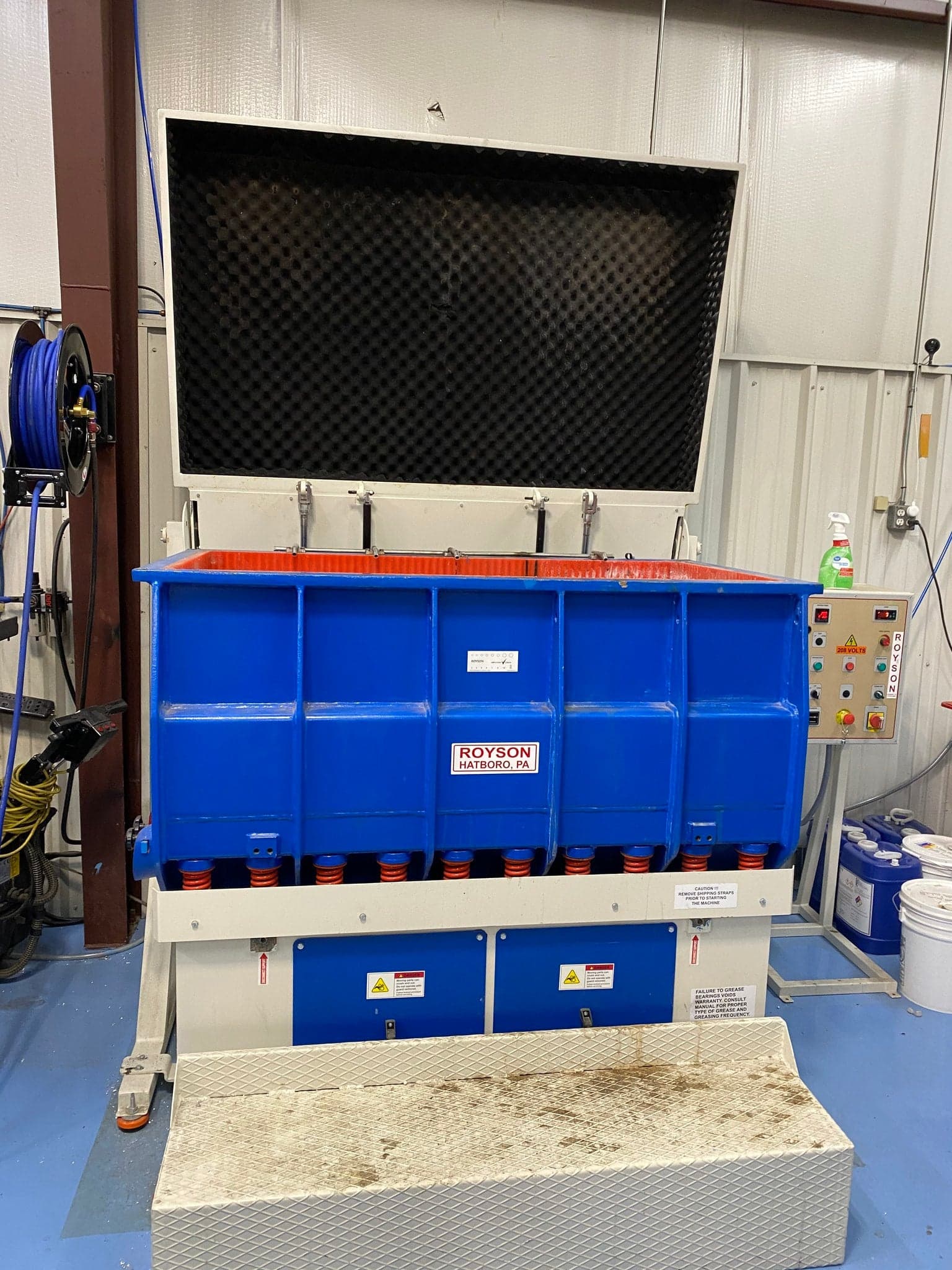 Royson CTT-20 Vibratory Finishing Machine, 2019