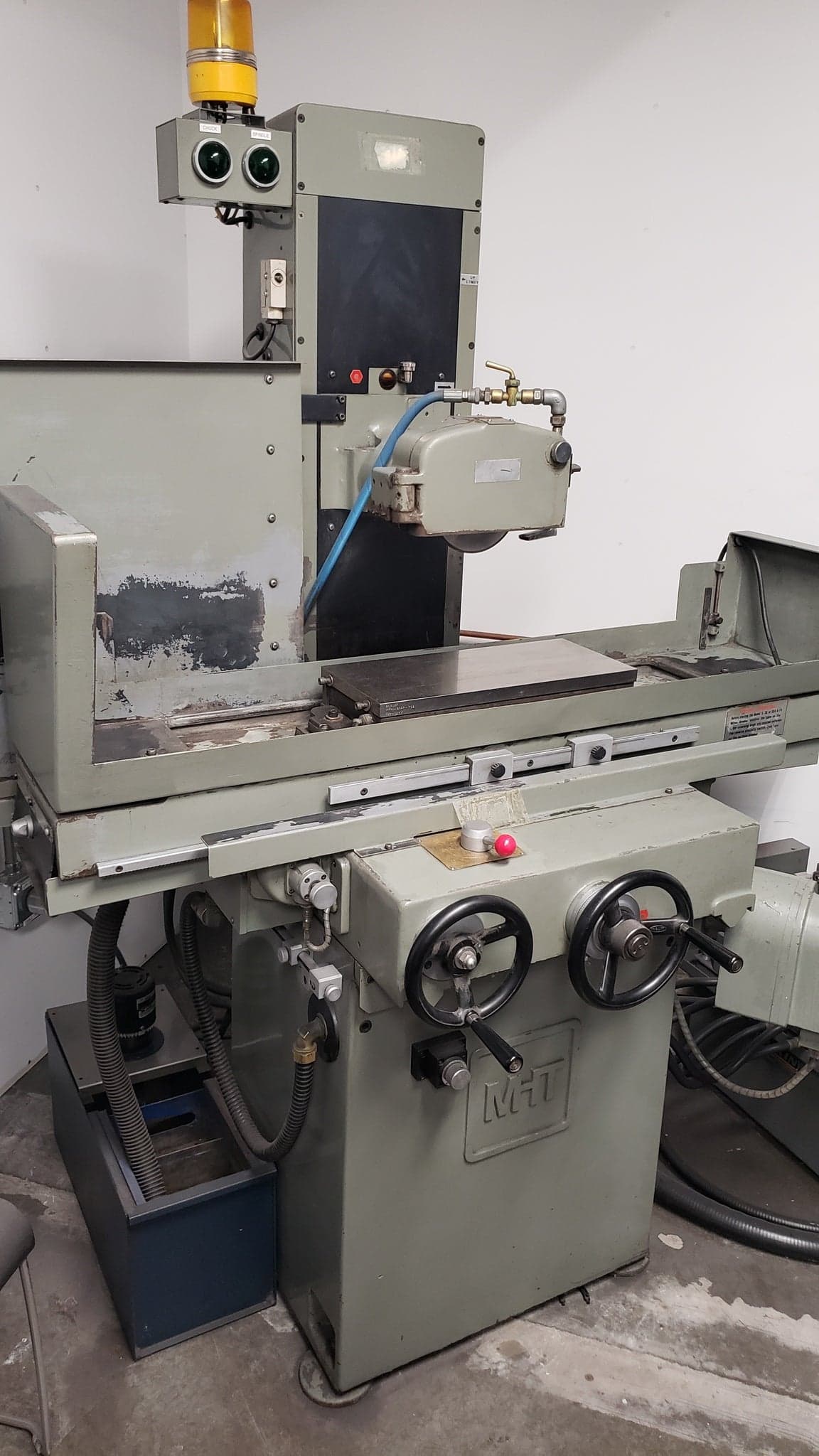 Mitsui MSG-25SE Precision Surface Grinder- 8" x 18" Chuck, Coolant