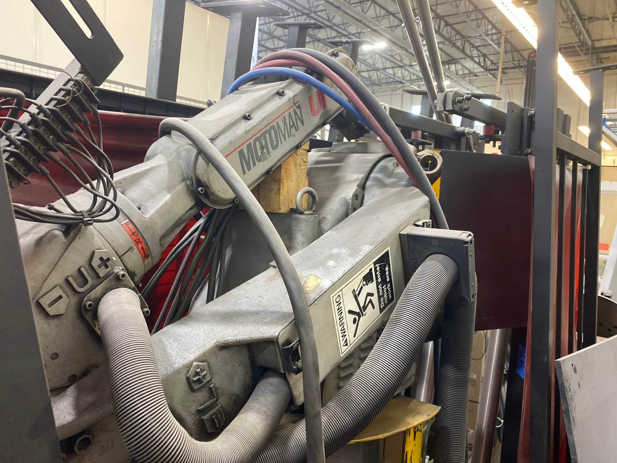 Yaskawa Motoman XRC ERCR-UP20-2B00 Robotic Welding Cell, 2000