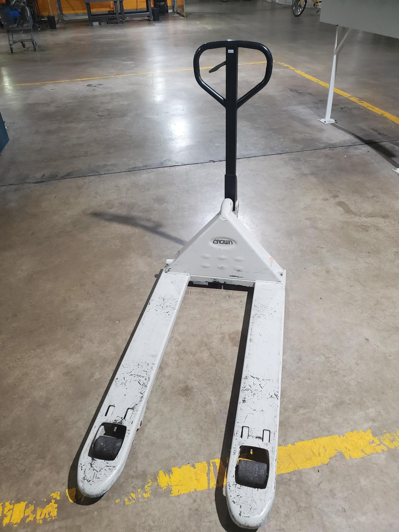 (x13) Crown PTH 50 27-48 5000lb Hand Pallet Jack