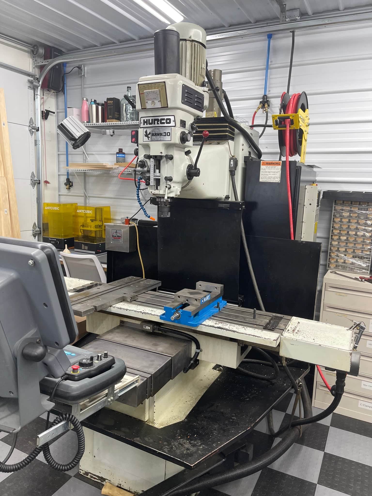 Hurco Hawk 30/SSM CNC Mill, 1998 - Power Draw Bar, Coolant System