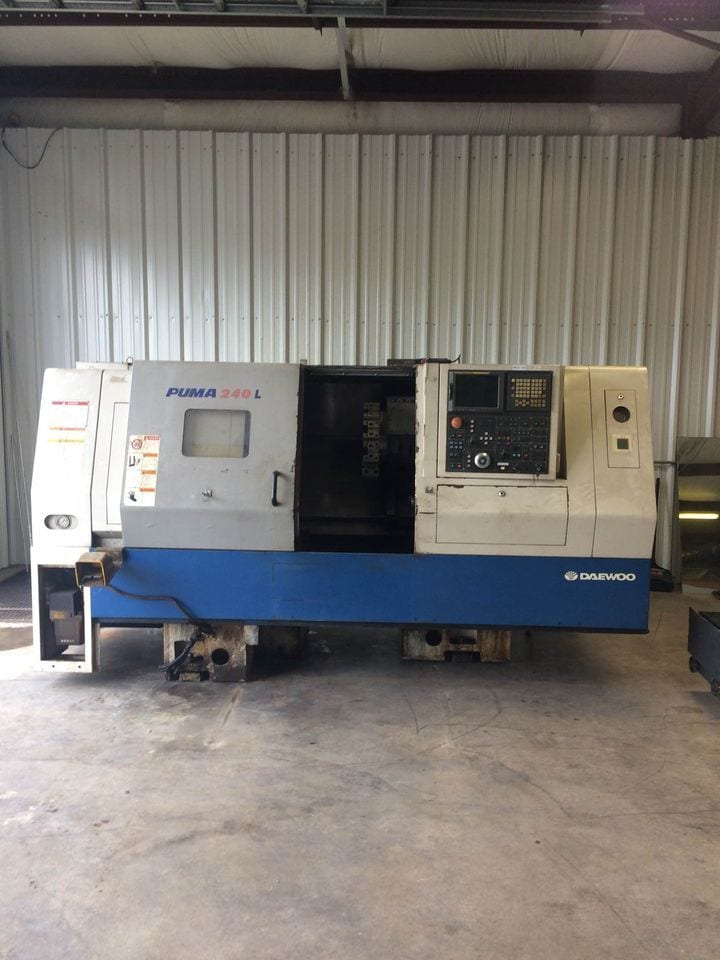 Daewoo Puma 240L CNC Lathe, 2004 - Tailstock, Tool Presetter, Fanuc 21i-TB