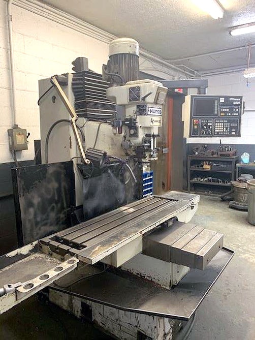 Hurco Hawk 30/SSM CNC Bed Mill, 2002 - Ultimax Control, 3,900 RPM, 40 Taper