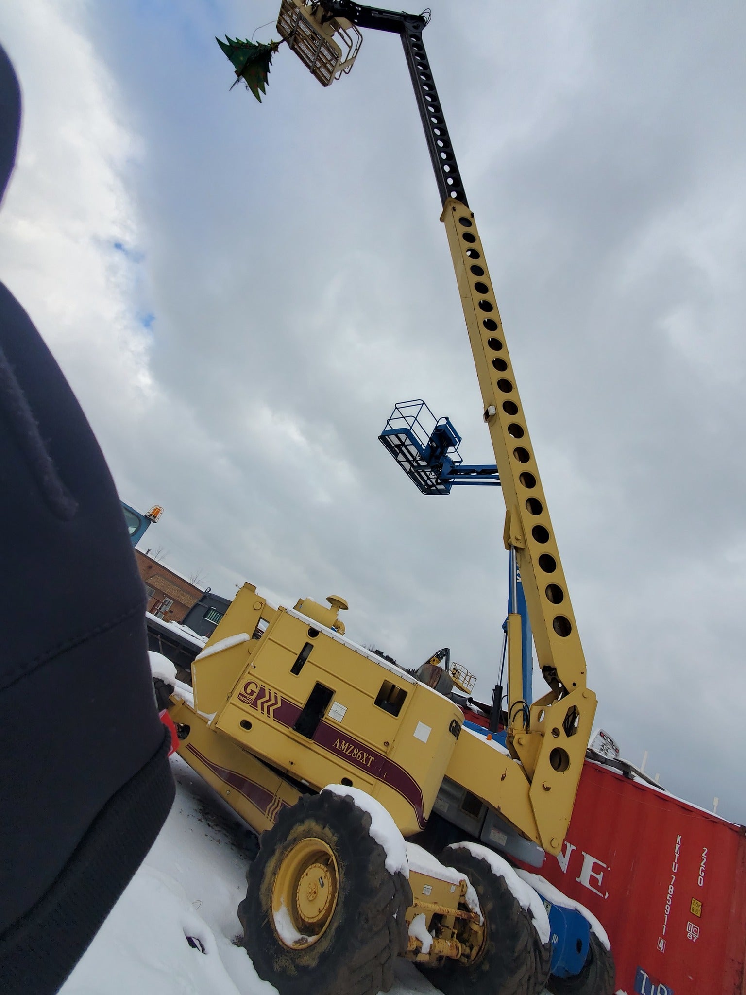 Grove Model AMZ86XT Manlift, 1995