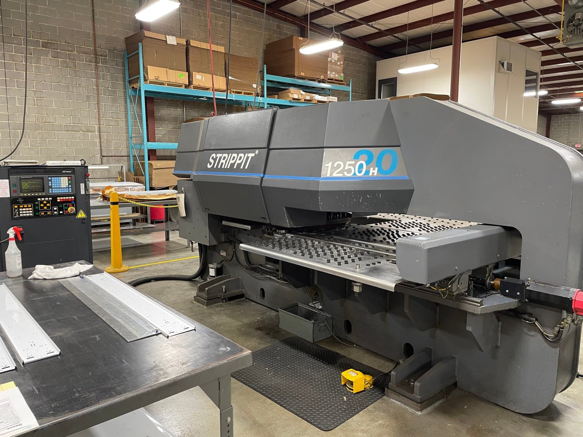 LVD Strippit 1250h/20 2.5 CNC Turret Punch, 1995 - 22.5 Ton, Thick Turret (**Rebuilt In 2014***) No Tooling Included*