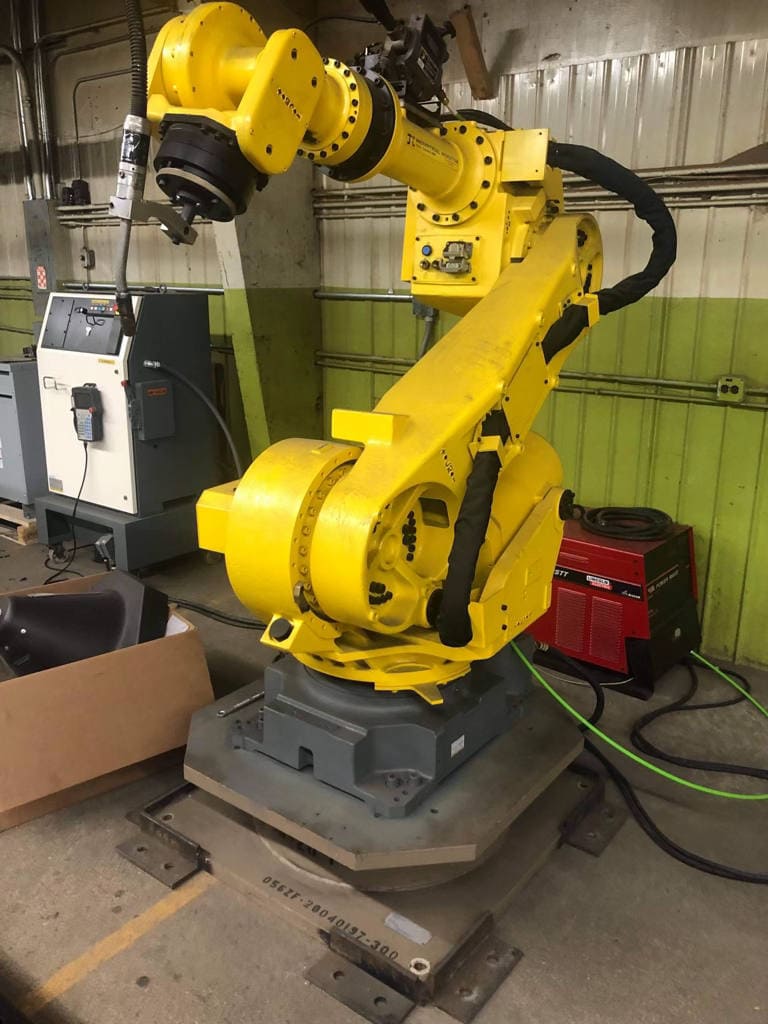 Fanuc R2000iA 200f Robot, 2003- 6 axes, Lincoln Electric Power Wave, Transformer