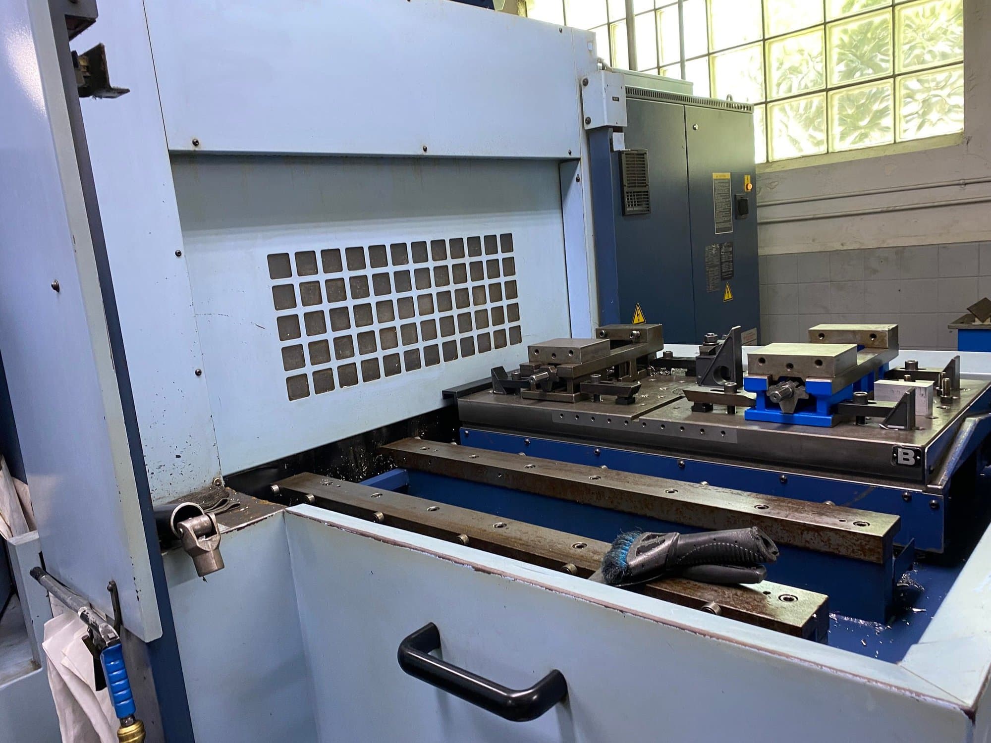 Matsuura RA-4G VMC, 2007- 1000 PSI TSC, 40 ATC, 8K, Pallet Changer