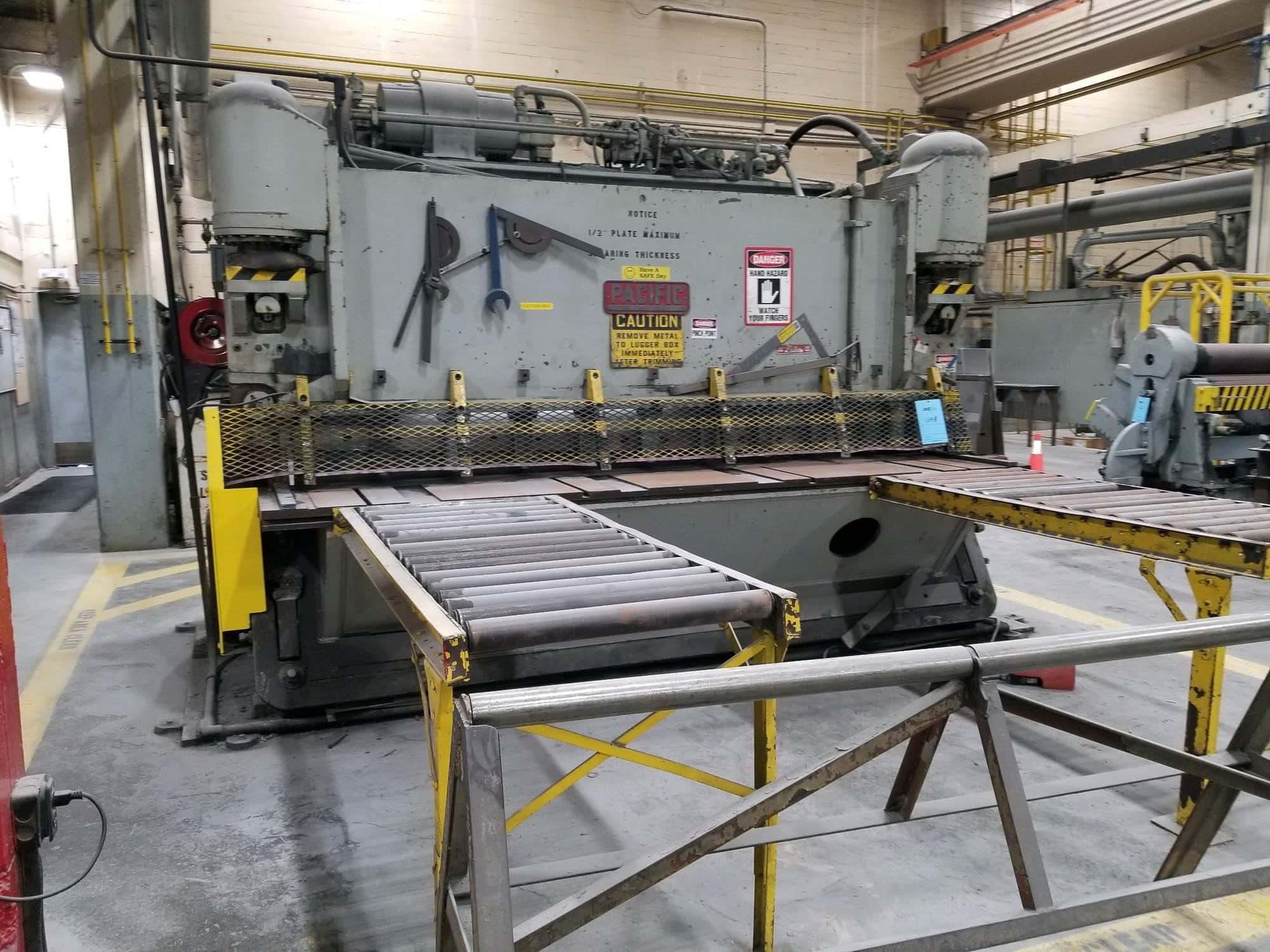 3/8" x 10' Pacific 375HD 10 Hydraulic Shear - (2) 26"x 5' Infeed Roller Conveyors, Dayton Speed Control