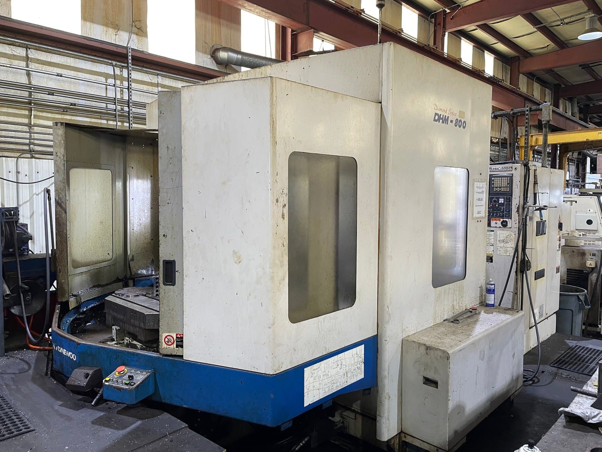 Daewoo DHM-800 HMC, 2002 - TSC, Chip Conveyor