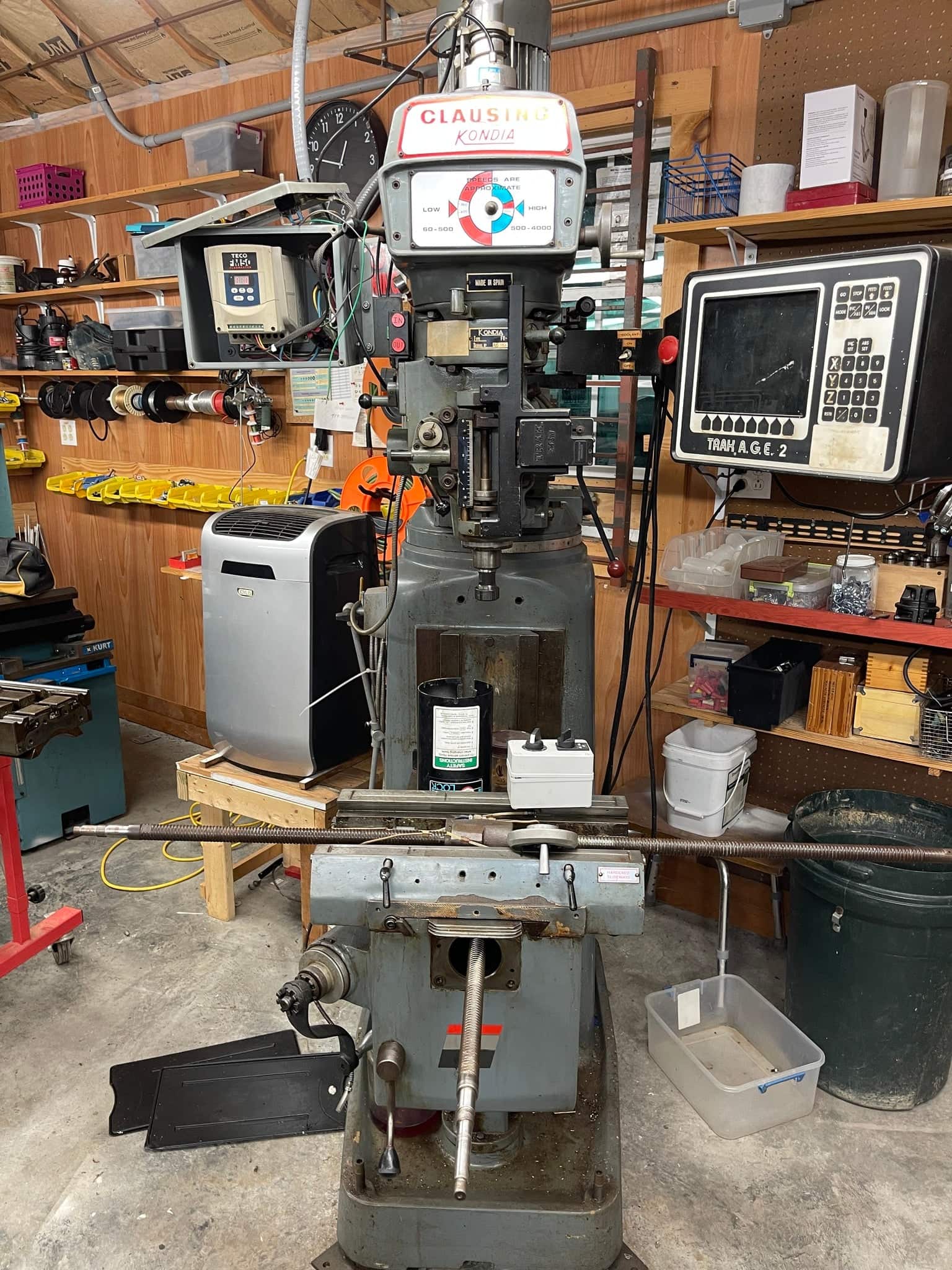 Clausing Kondia F-1Vertical Knee Type Milling Machine- Trak AGE 2 Control