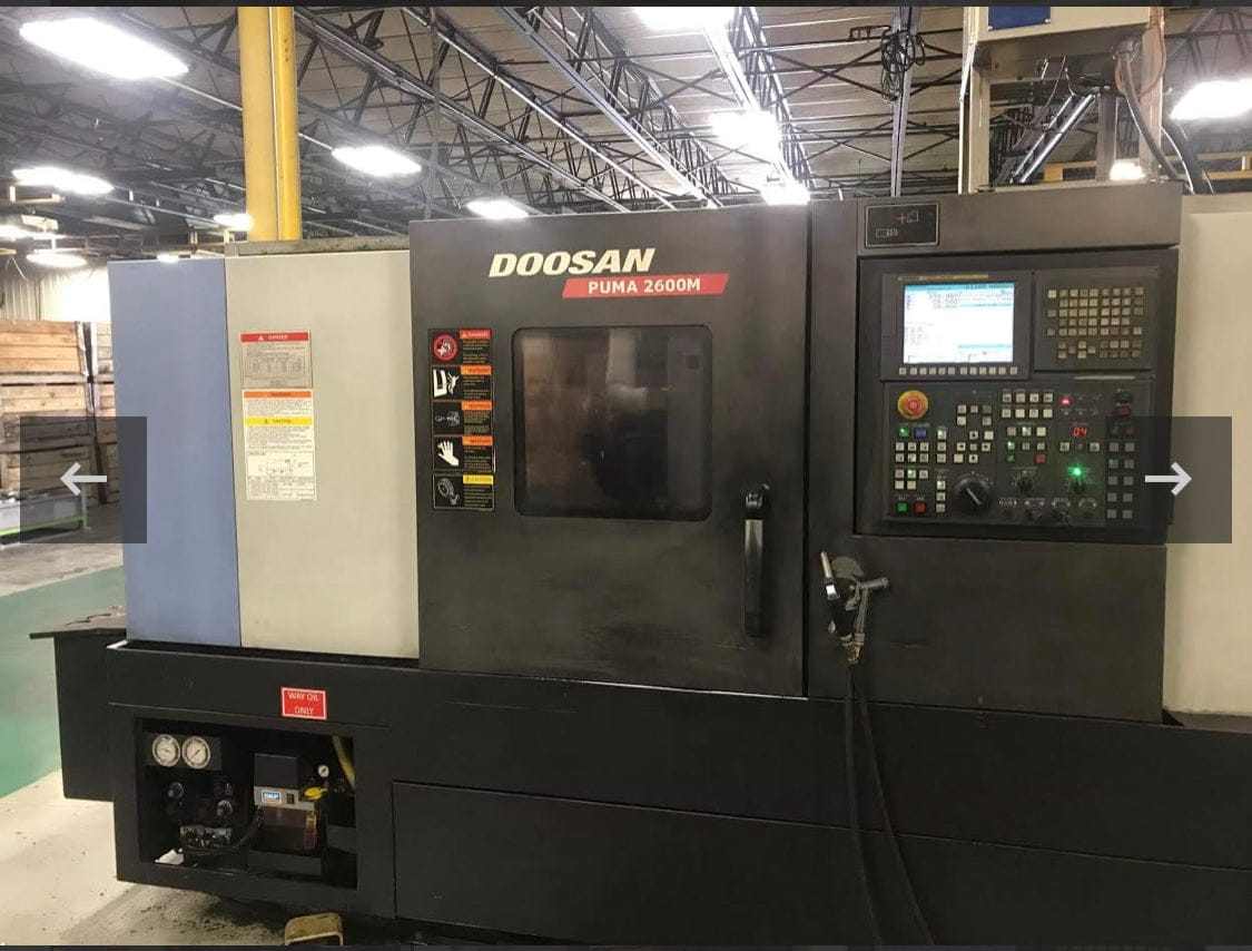 Doosan Puma 2600M CNC Lathe, 2012 - Live Tooling, Chip Conveyor, Tailstock