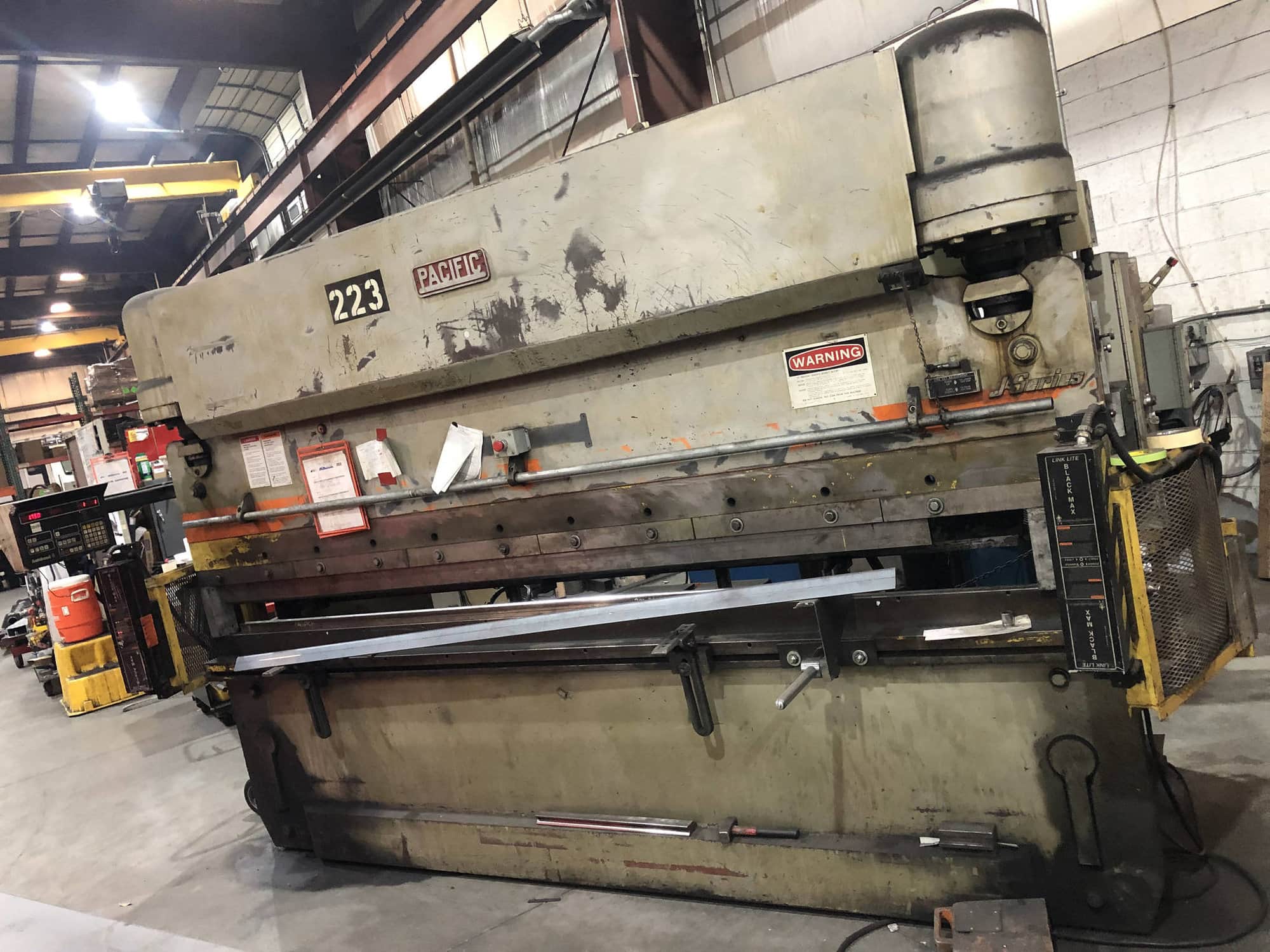 135 Ton x 12' Pacific 135J-12, Press Brake - Hurco Autobend 6 Control