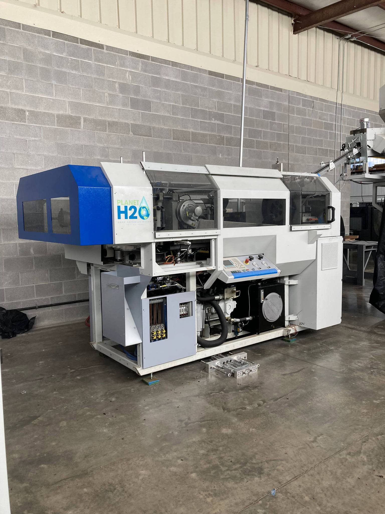 Mag Plastics SSBO3 Blow Molder, 2006- Rebuilt, Never Used Since - Image 2