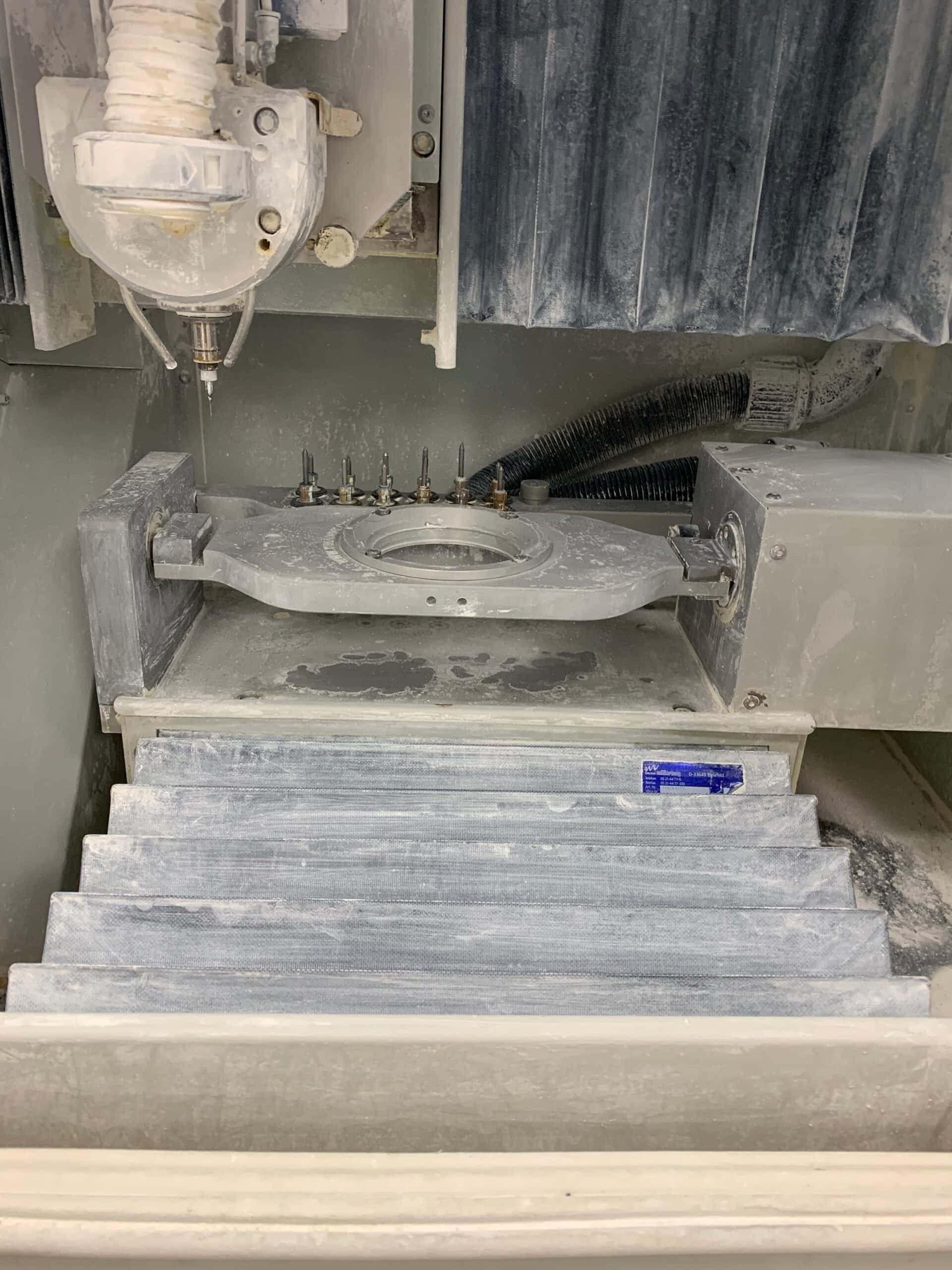 Yena Makina D30 5 Axis Wet/Dry Dental Mill, 2013 - CNC Dental Mill - Image 2