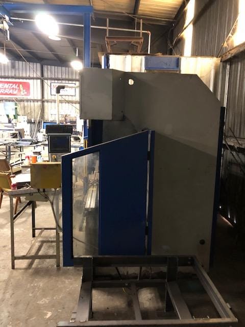66 Ton x 6.5' Trumpf TrumaBend C60 CNC Press Brake, 2001 - Backgauge, Light Curtains - Image 4
