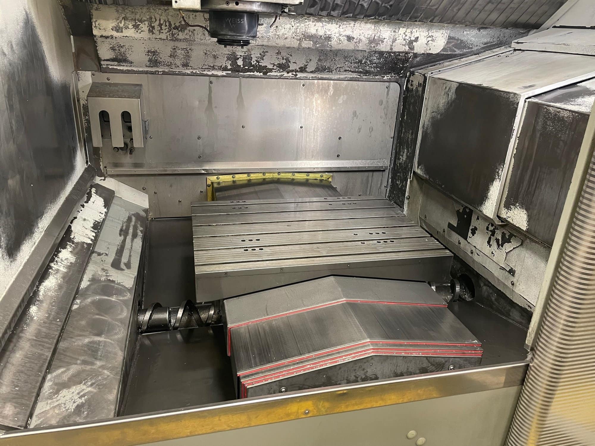 Deckel Maho DMC 64V VMC, 2003- Chip Conveyor, 4th Axis Wired - Image 3