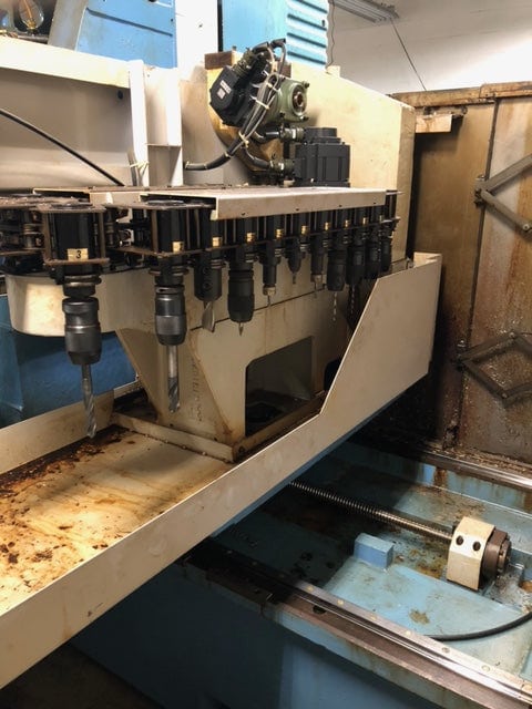 Mazak VTC-200B VMC, 2001- 10K Spindle, 24 Tool ATC, Under Power - Image 4
