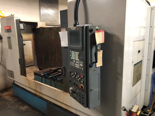 Mazak VTC-200B VMC, 2001- 10K Spindle, 24 Tool ATC, Under Power - Image 3
